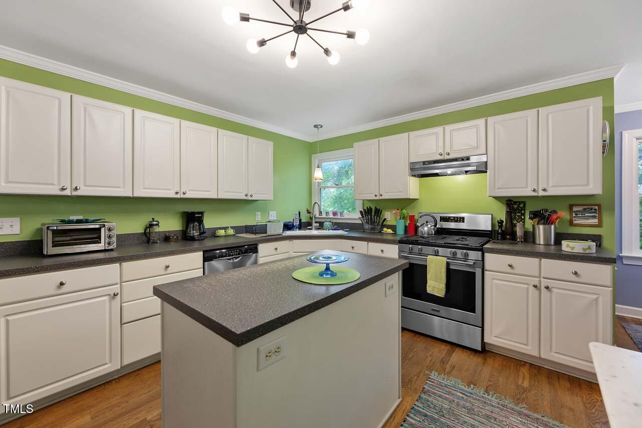 303 Cary Pines Drive Property Photo 8