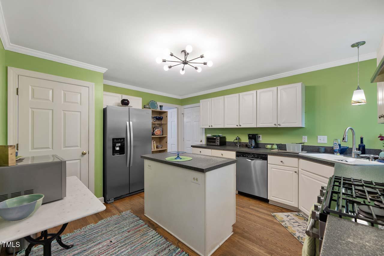 303 Cary Pines Drive Property Photo 9