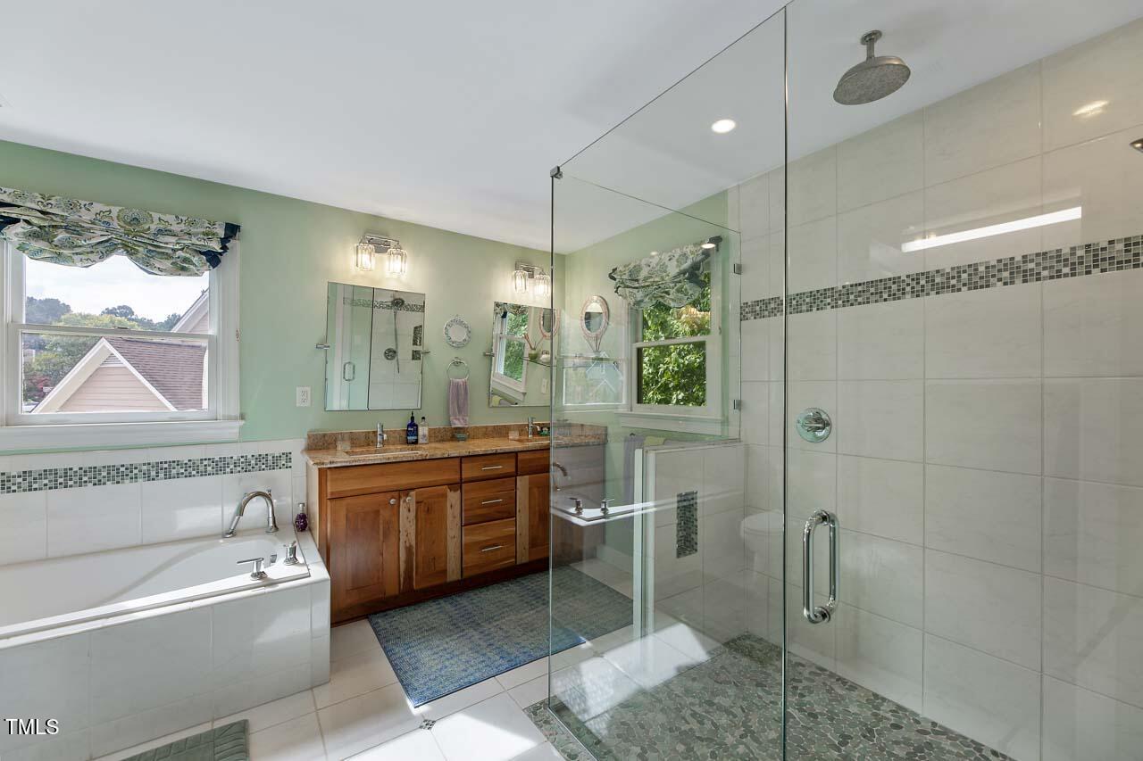 303 Cary Pines Drive Property Photo 12