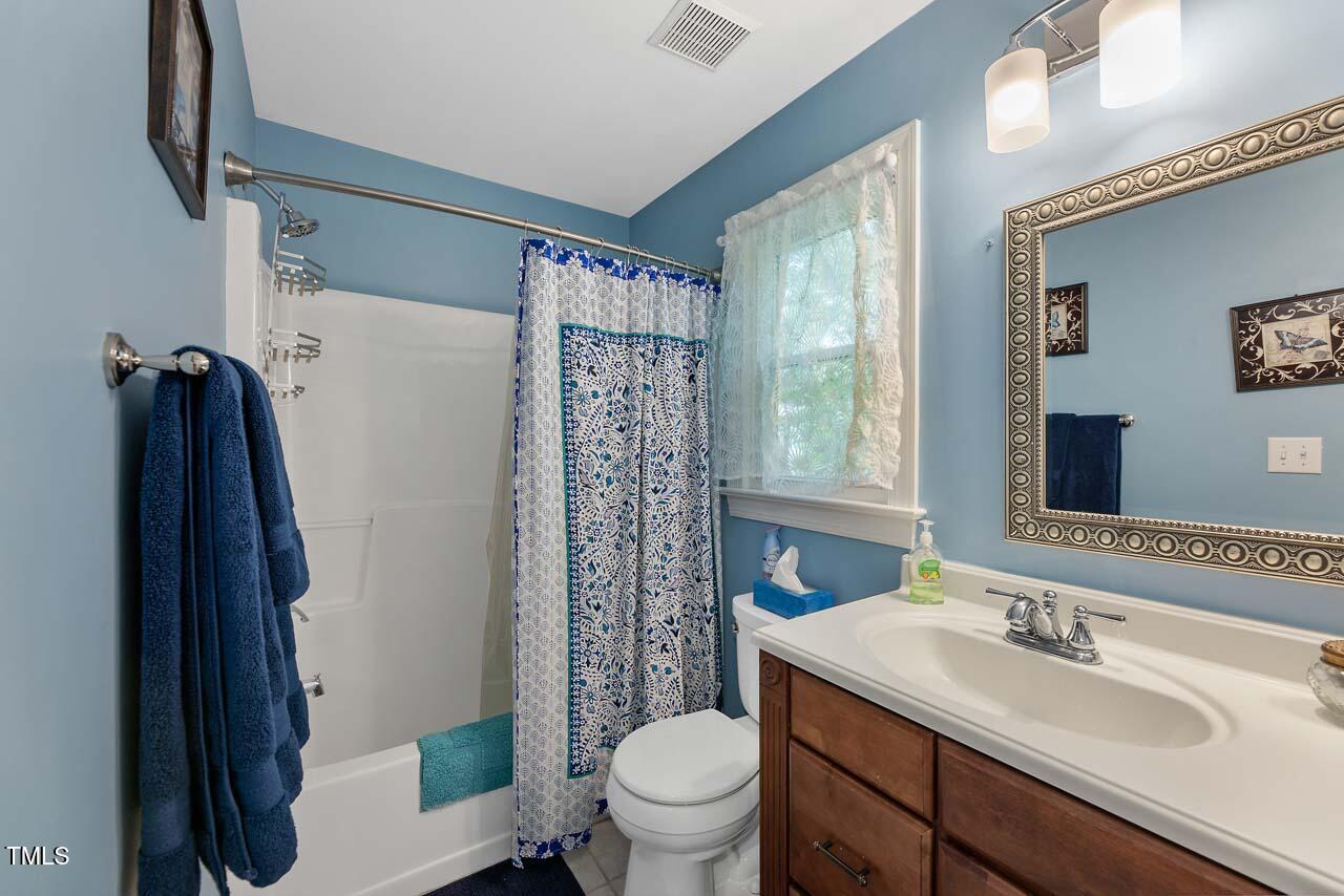 303 Cary Pines Drive Property Photo 20