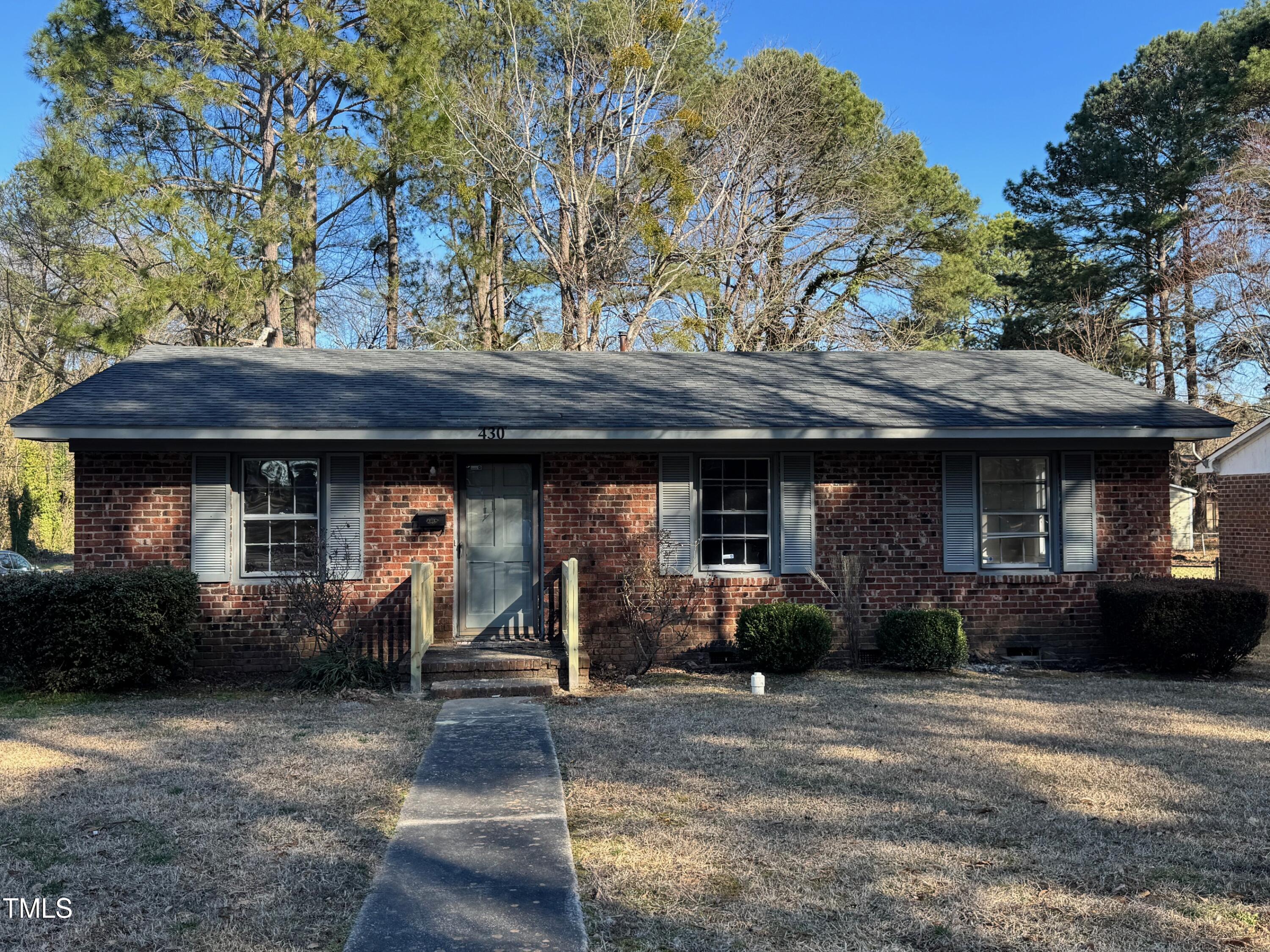 430 Garner Street W Property Photo