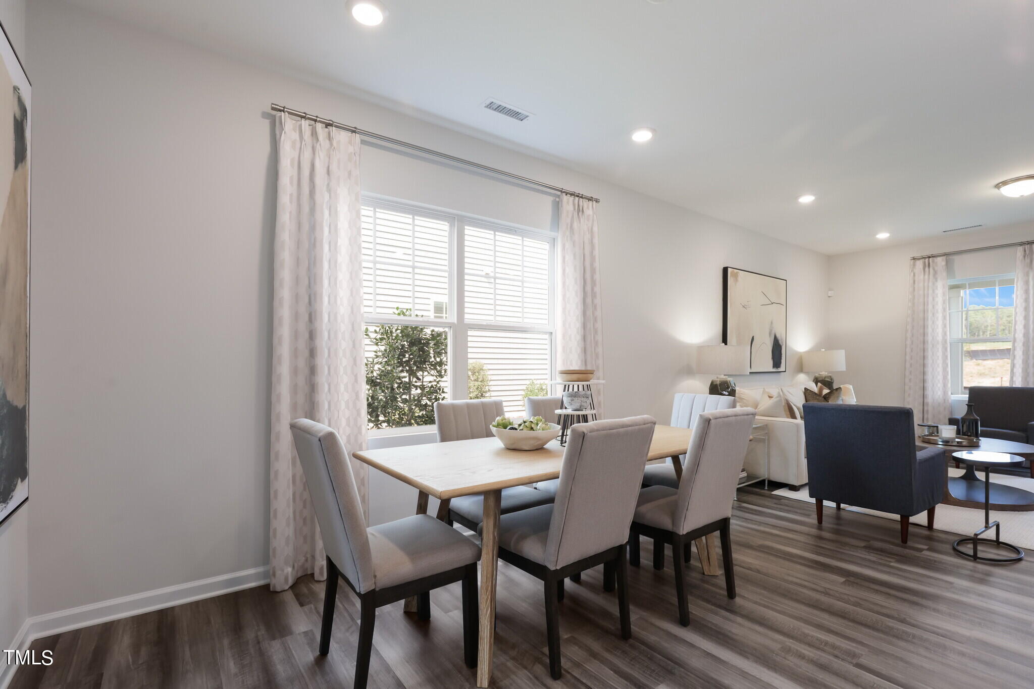 1010 Sora Way Property Photo 3