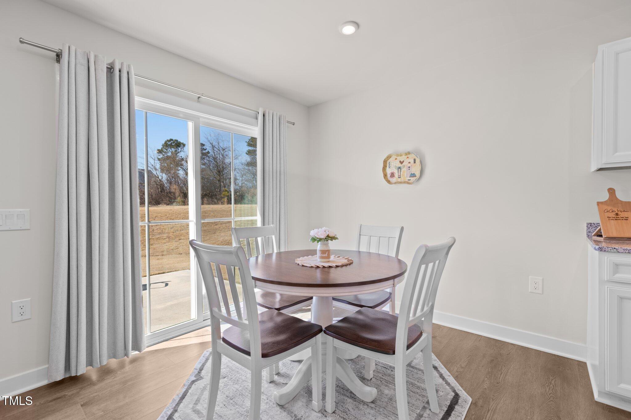 8668 Kenridge Lane Property Photo 7