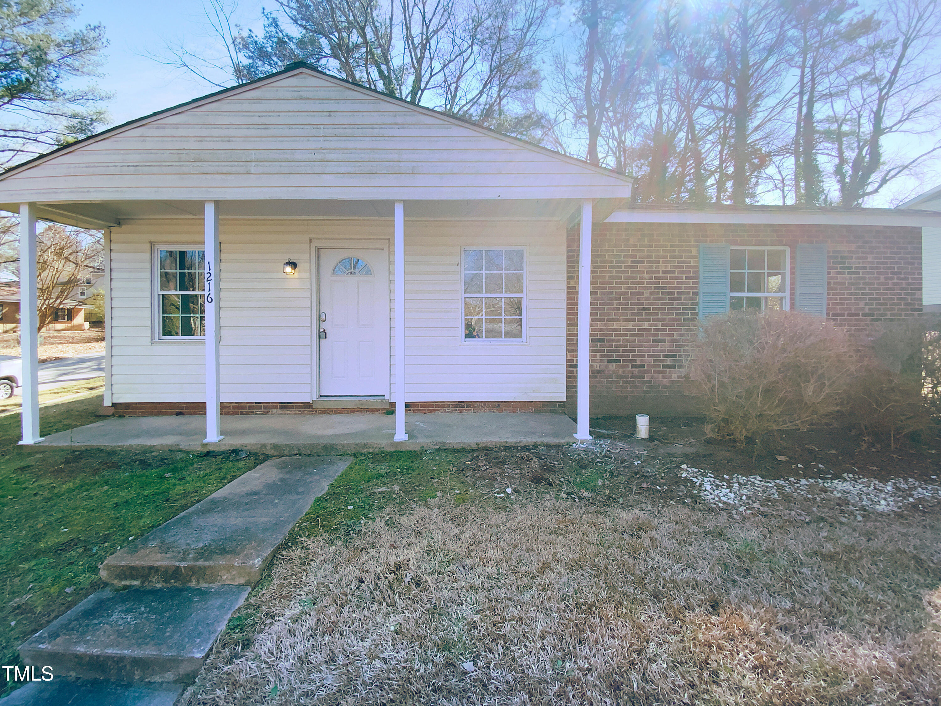 1216 Armstrong Circle Property Photo