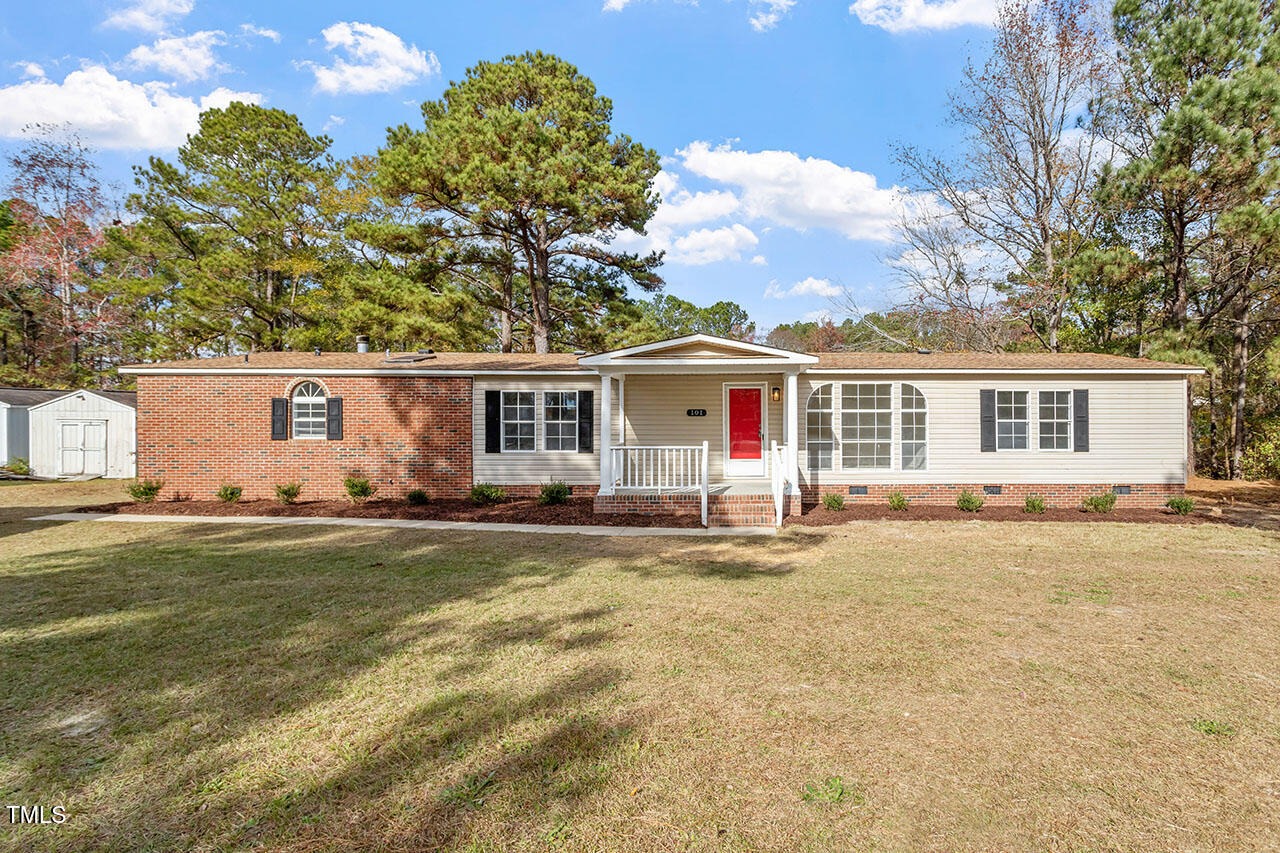 101 Farmhouse Court Property Photo