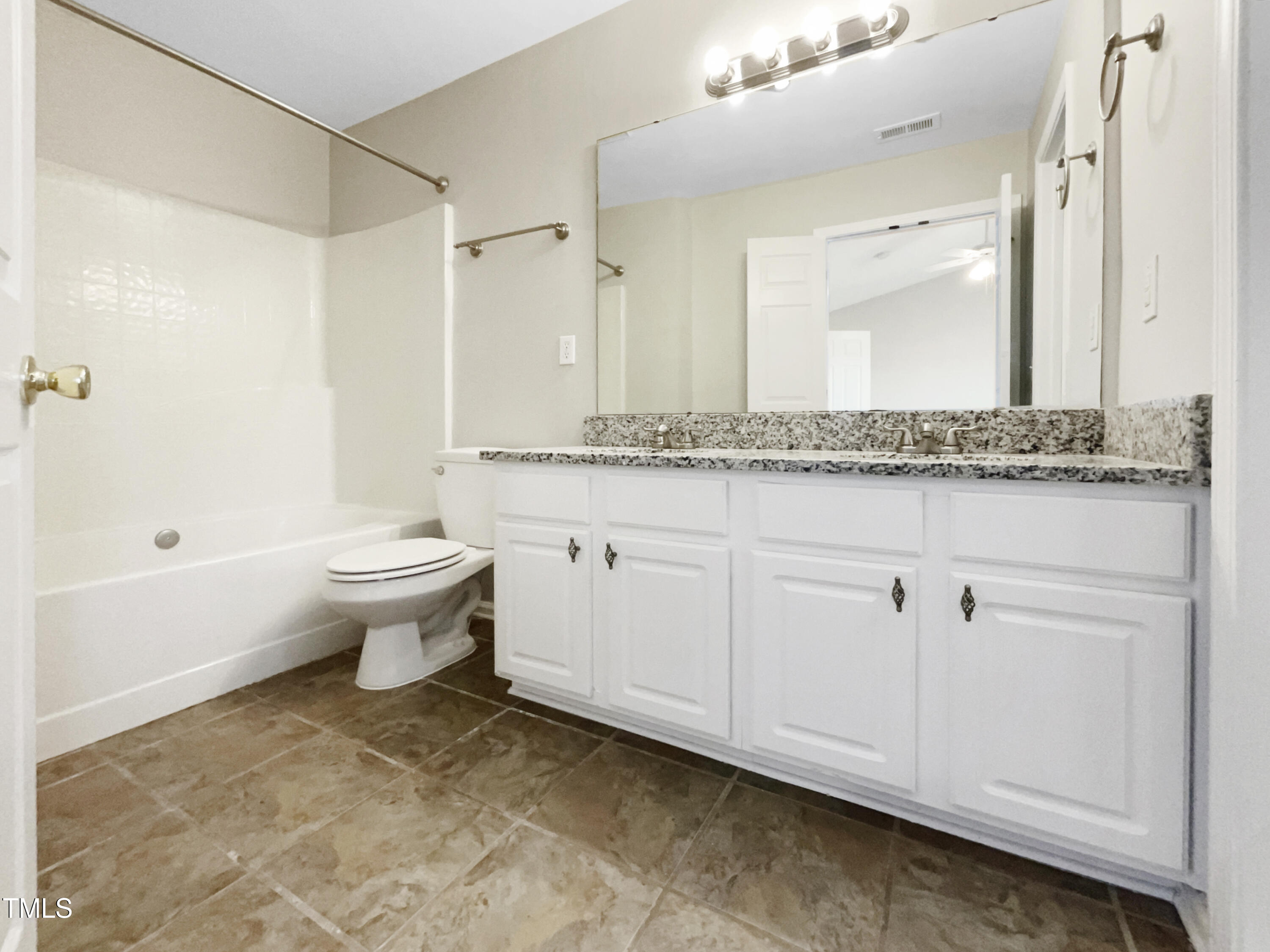 203 Canyon Lake Circle Property Photo 7