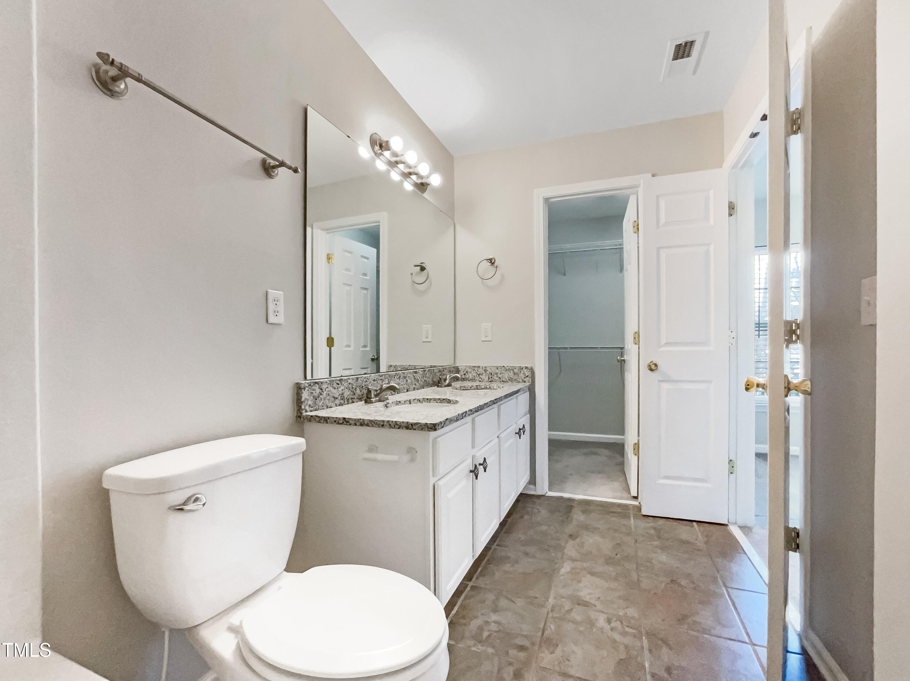 203 Canyon Lake Circle Property Photo 13