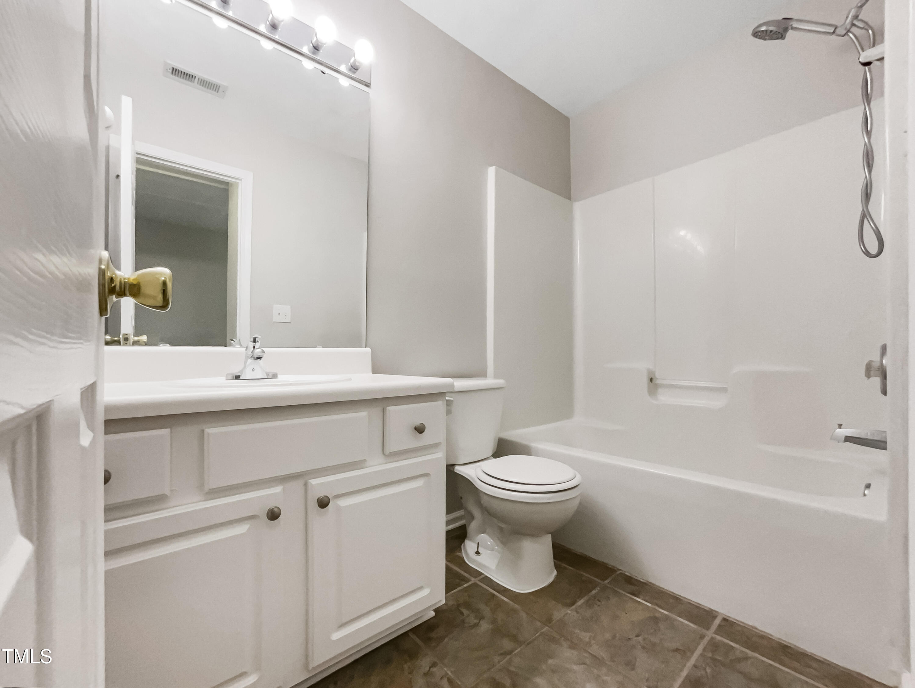 203 Canyon Lake Circle Property Photo 14