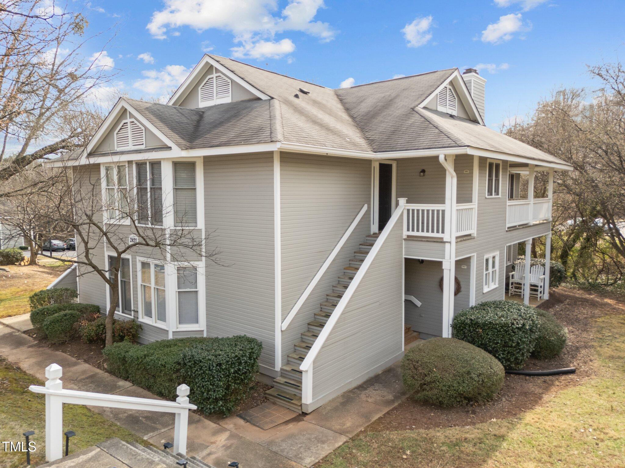 2821 Edridge Court # 102 Property Photo