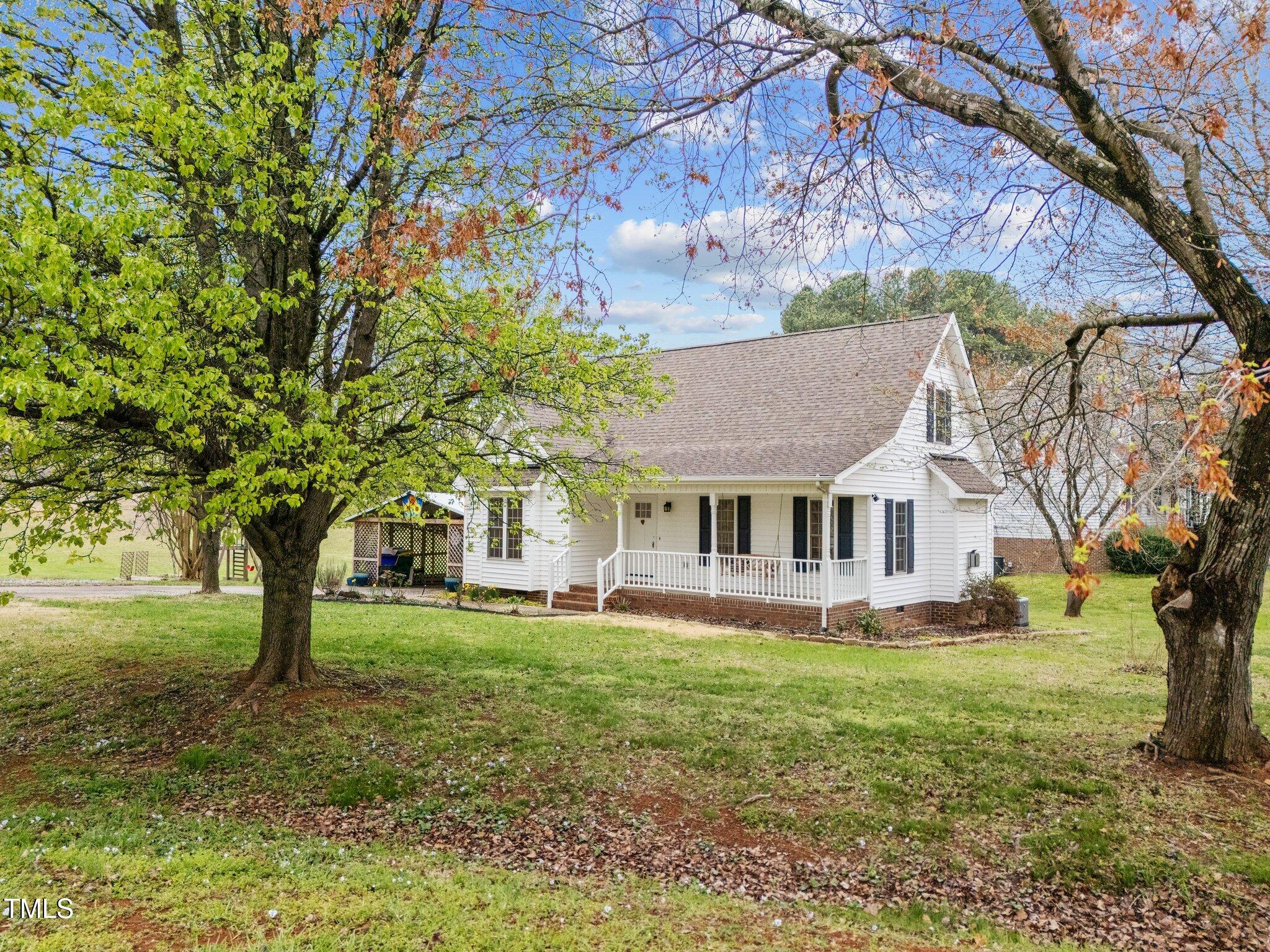 3738 Lindsey Woods Road Property Photo