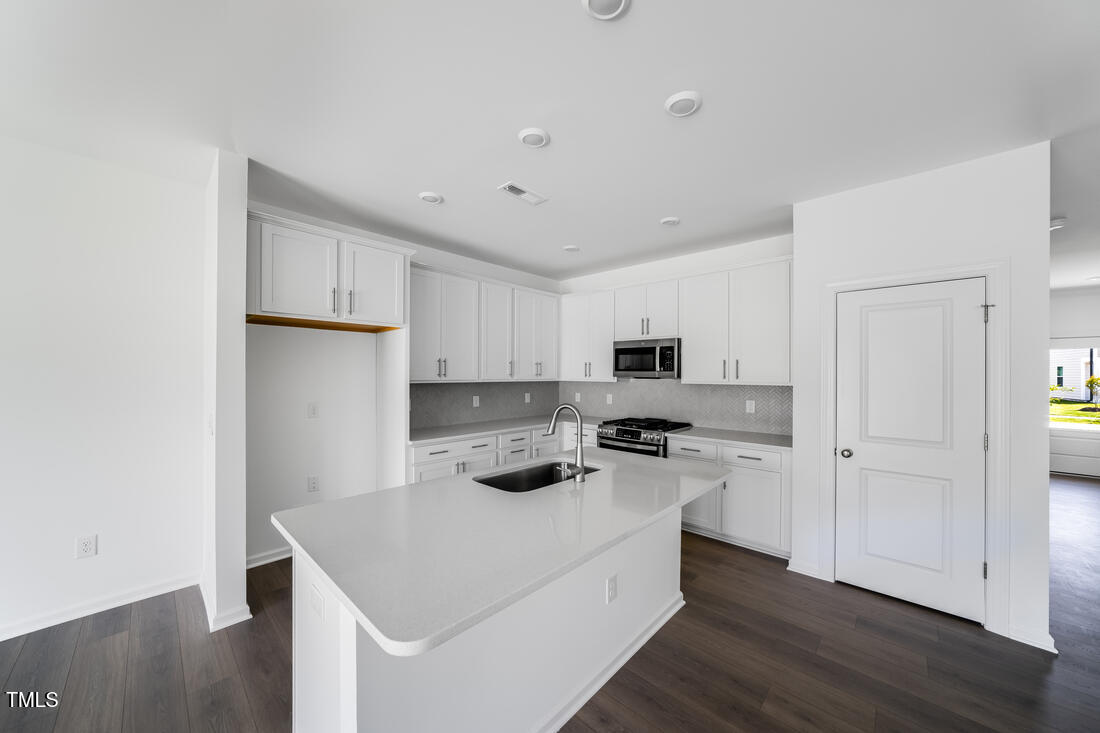 270 Sweetbay Tree Drive Property Photo 2