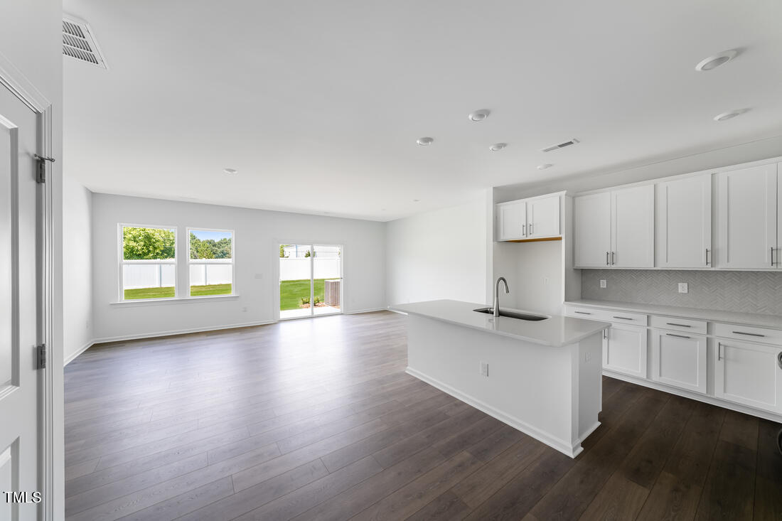 270 Sweetbay Tree Drive Property Photo 3