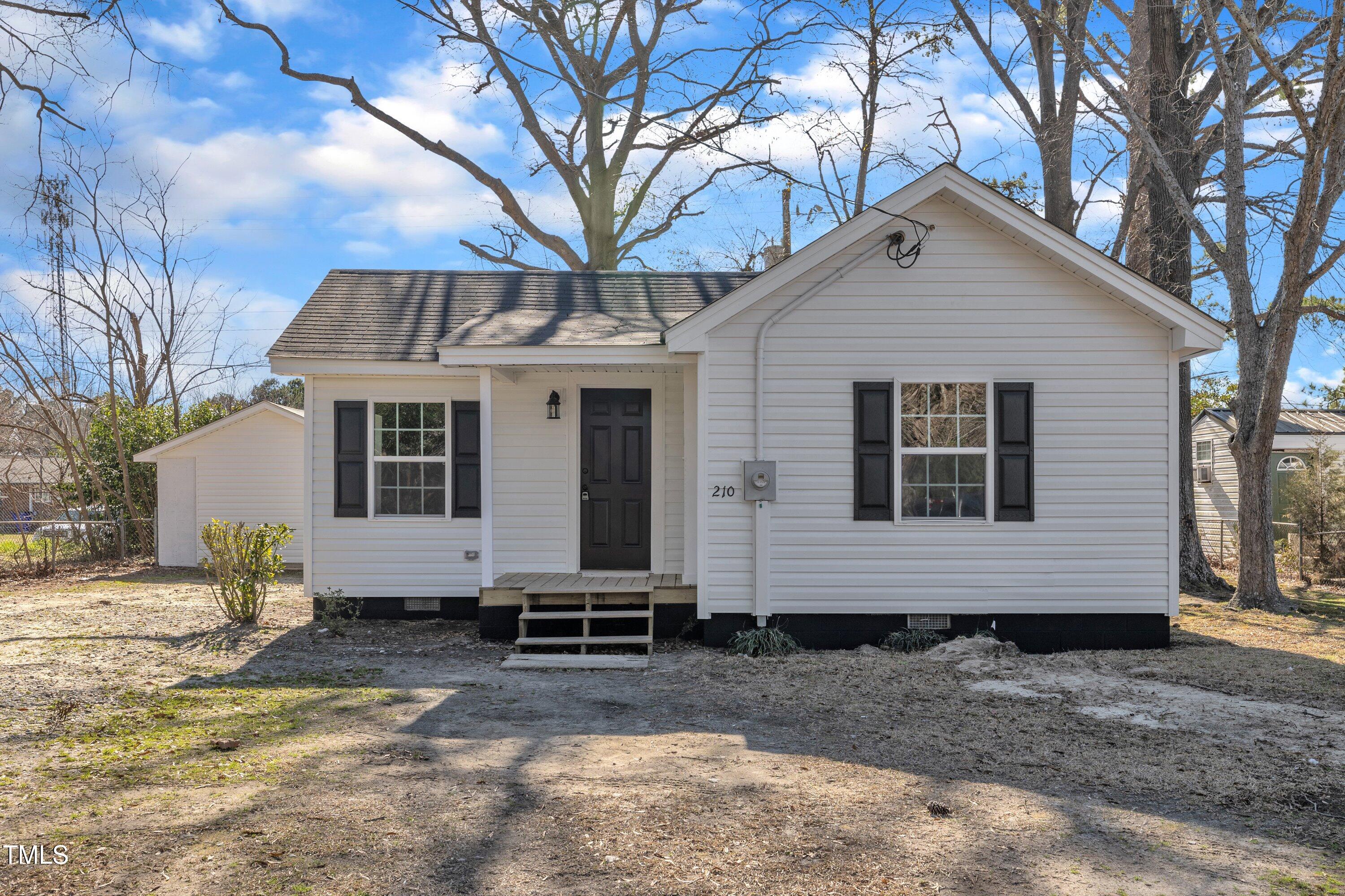 210 Circle Drive Property Photo 1