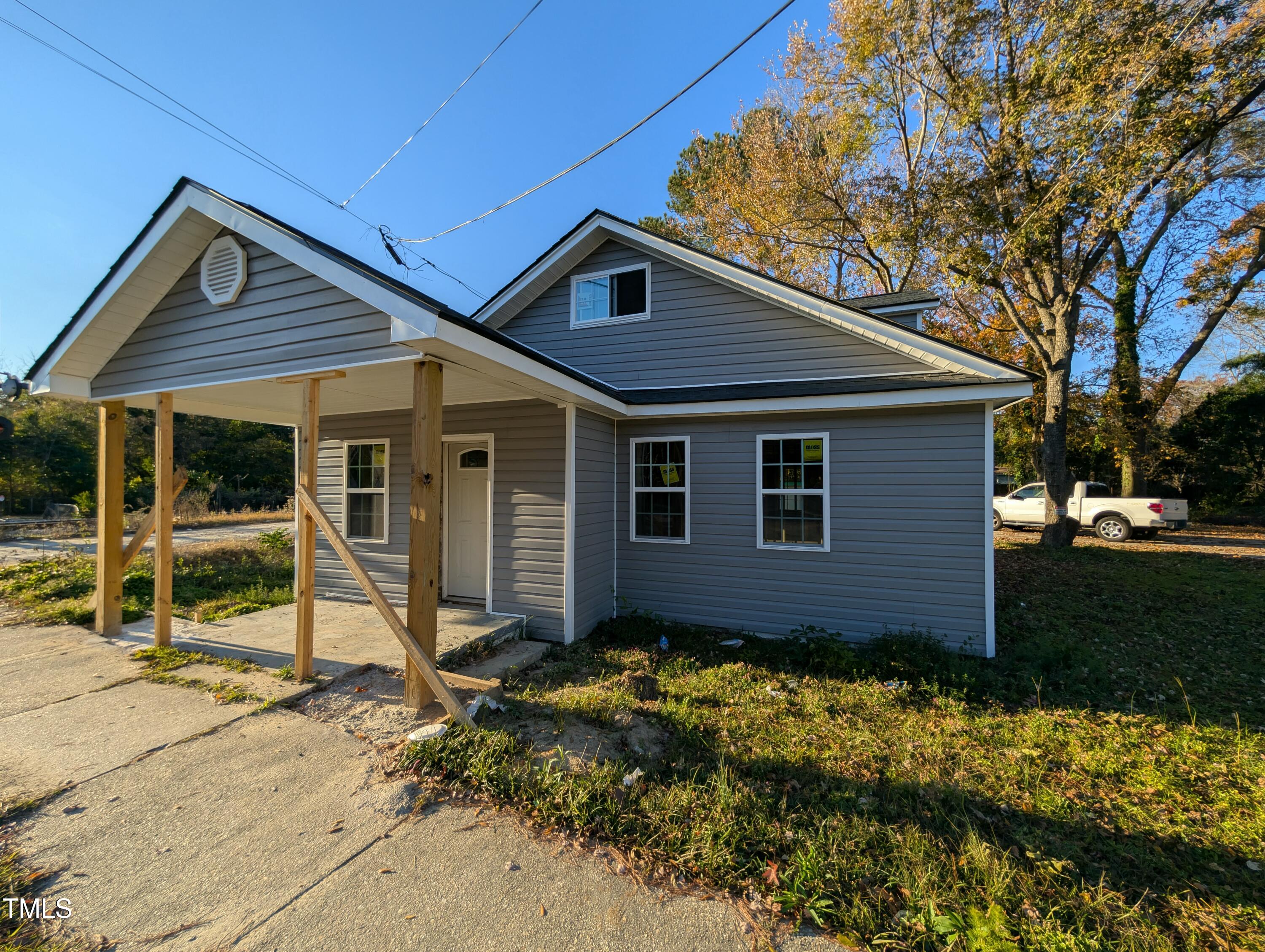 215 Jasper Street Property Photo