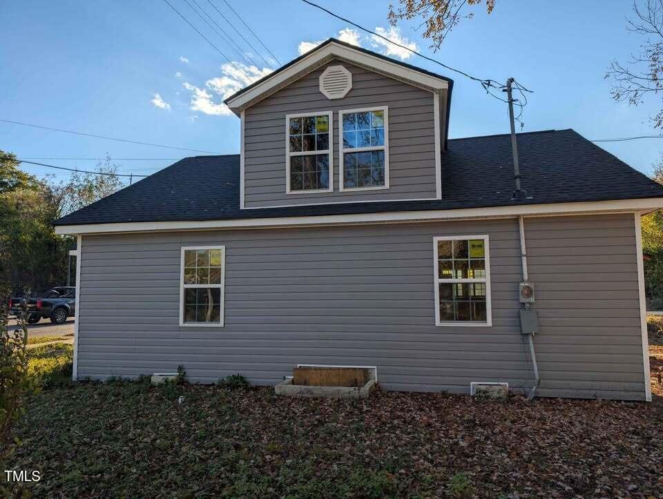 215 Jasper Street Property Photo 2