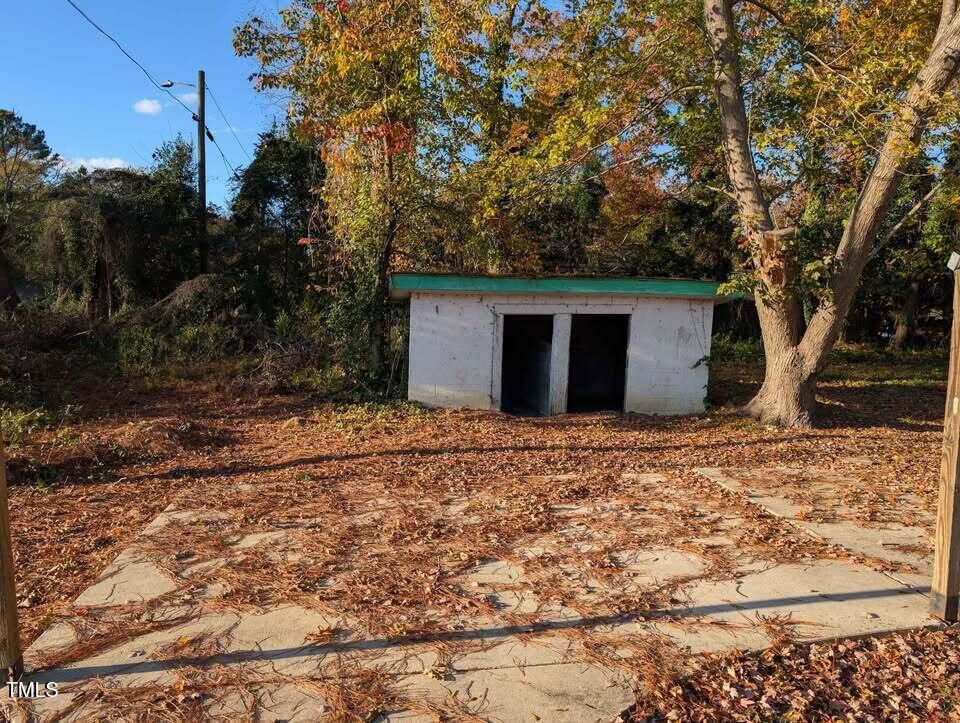 215 Jasper Street Property Photo 5