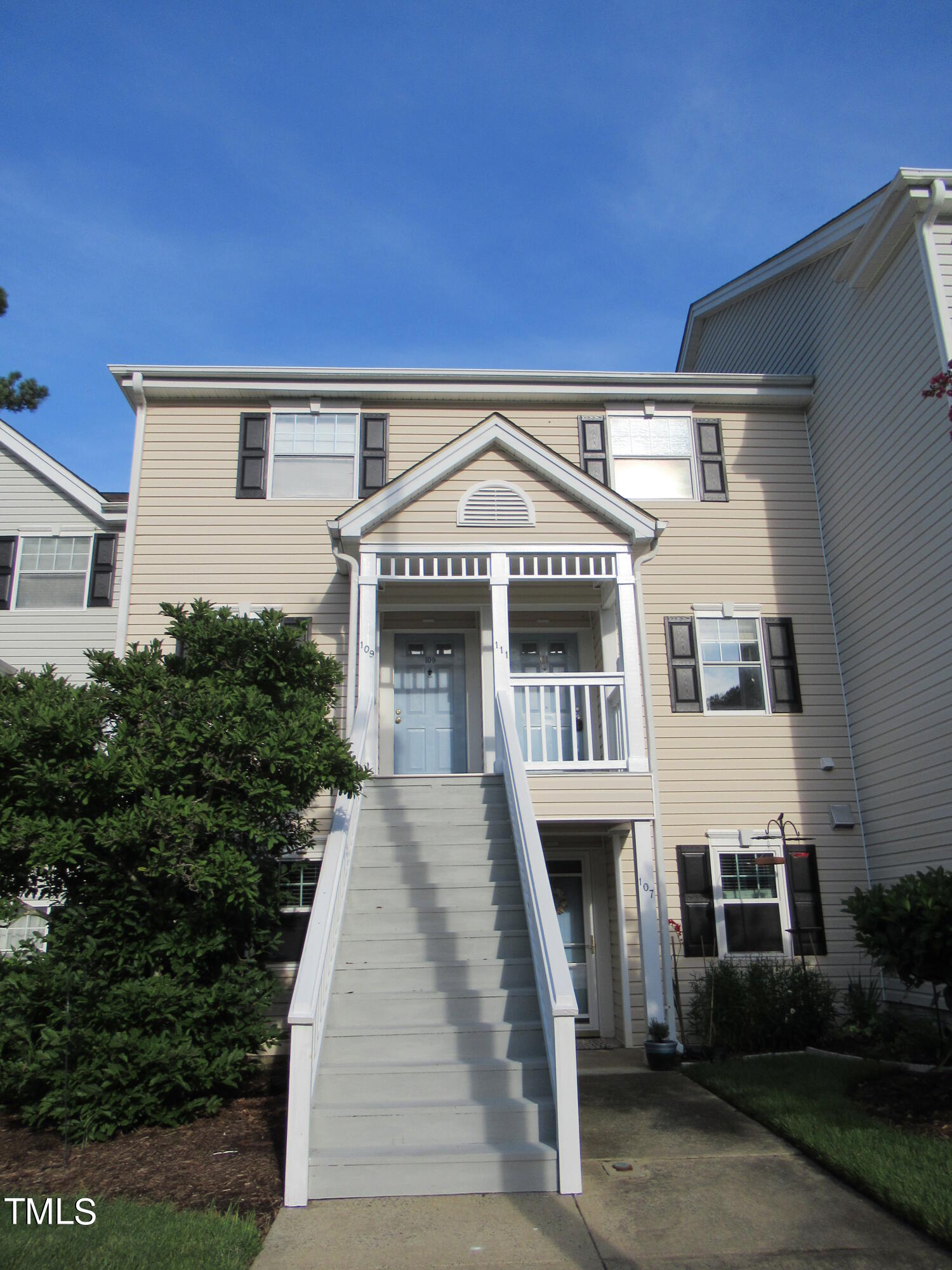 139 Kingsbury Drive Property Photo 1