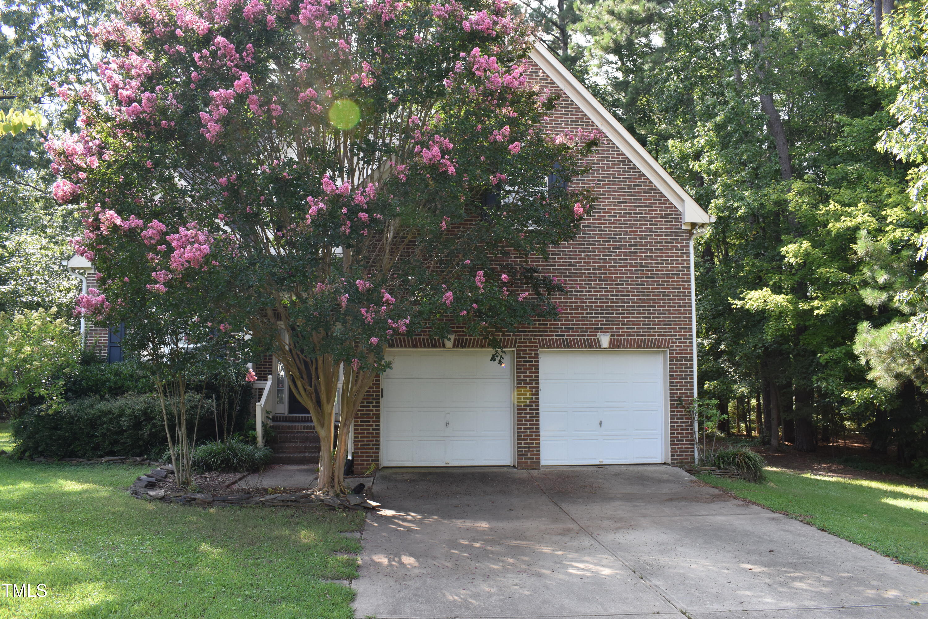 5402 Whisperwood Drive Property Photo