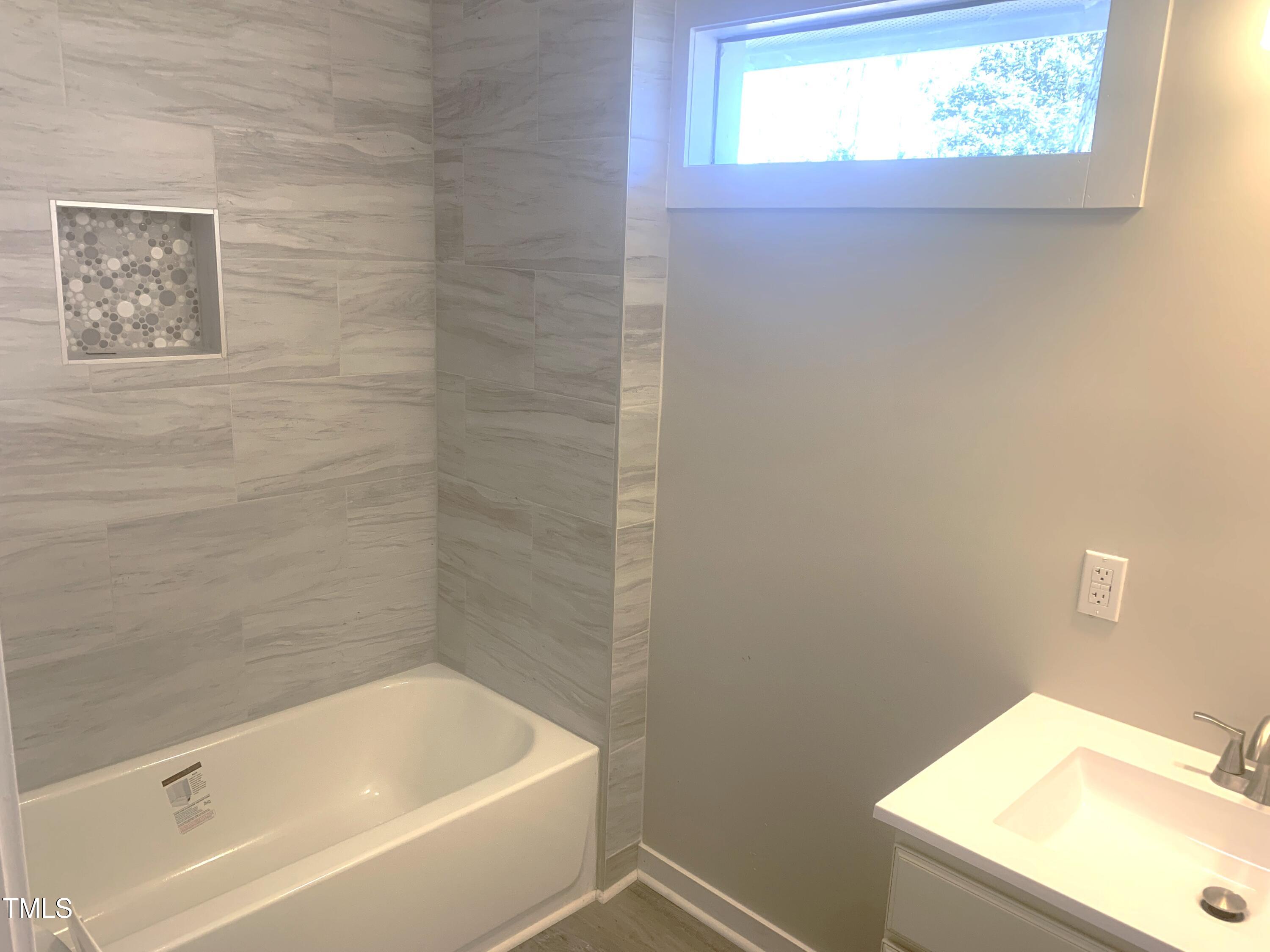 523 E Nelson Avenue Property Photo 18