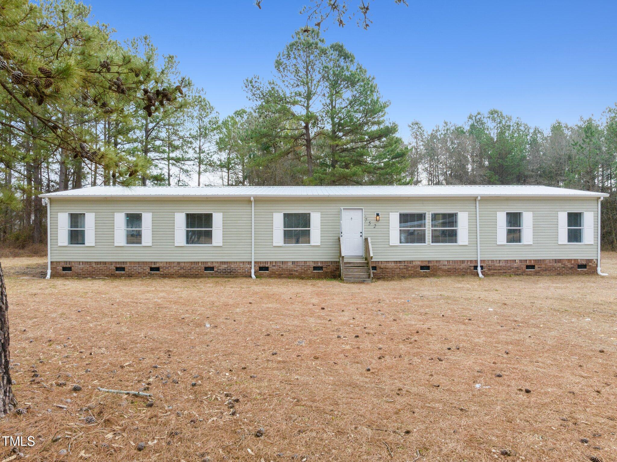 752 Dundee Circle Property Photo 1