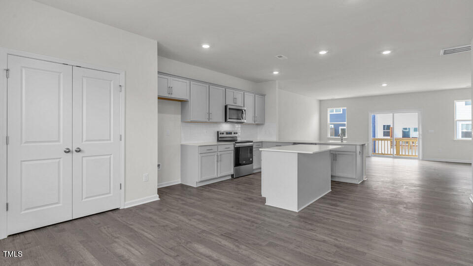 821 Washington Street Property Photo 13