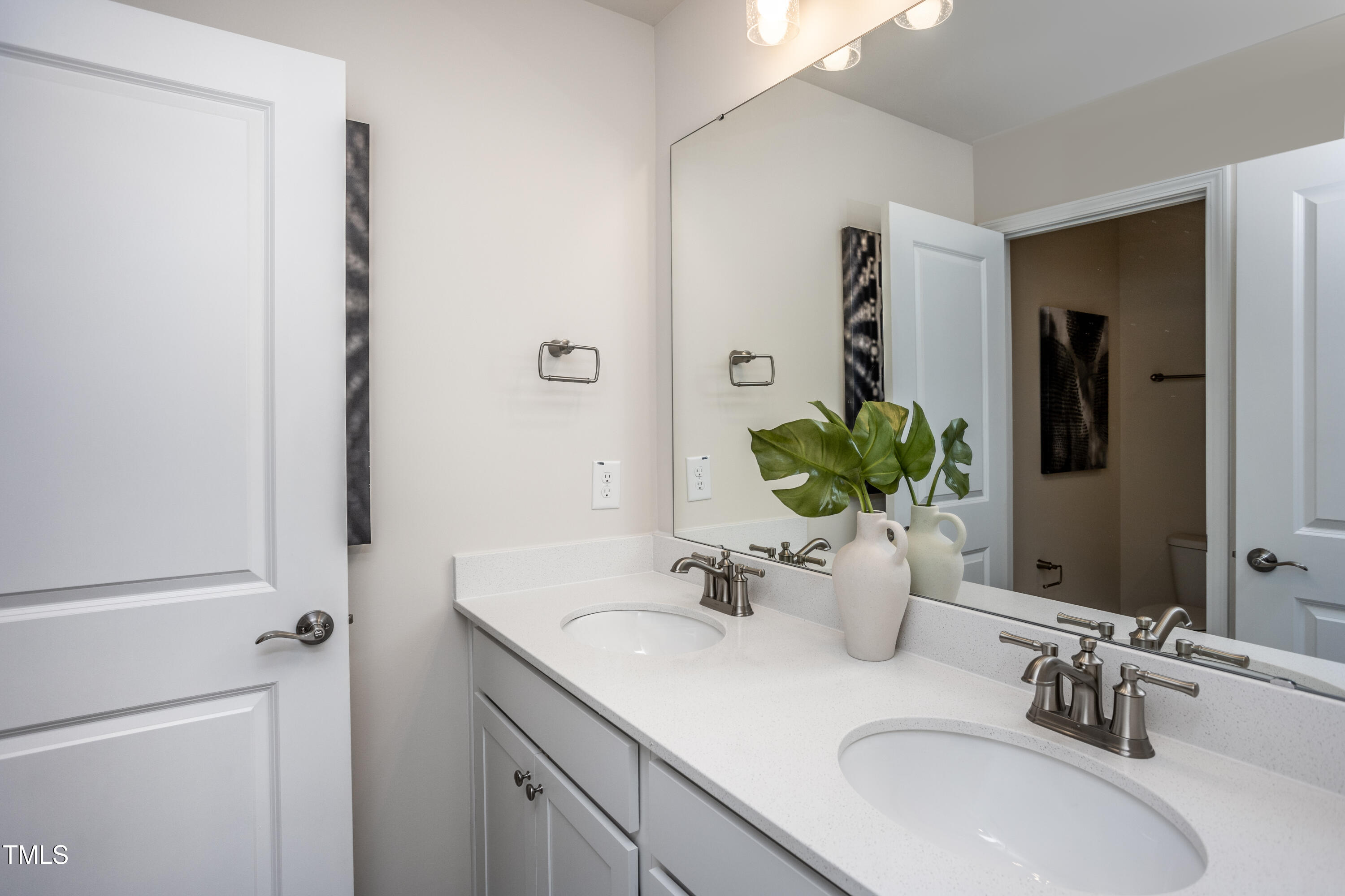 285 Broomside Avenue Property Photo 16