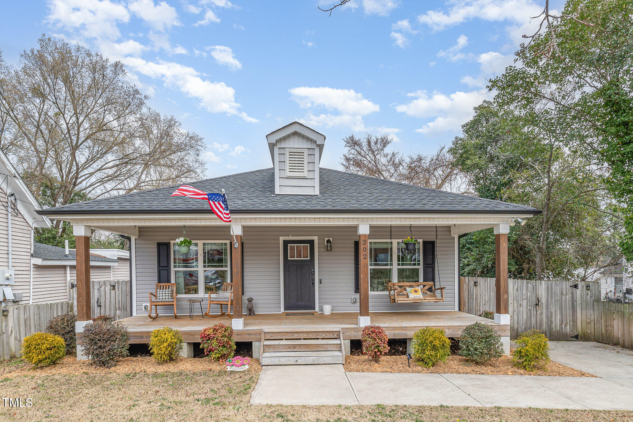 202 W Hill Street Property Photo