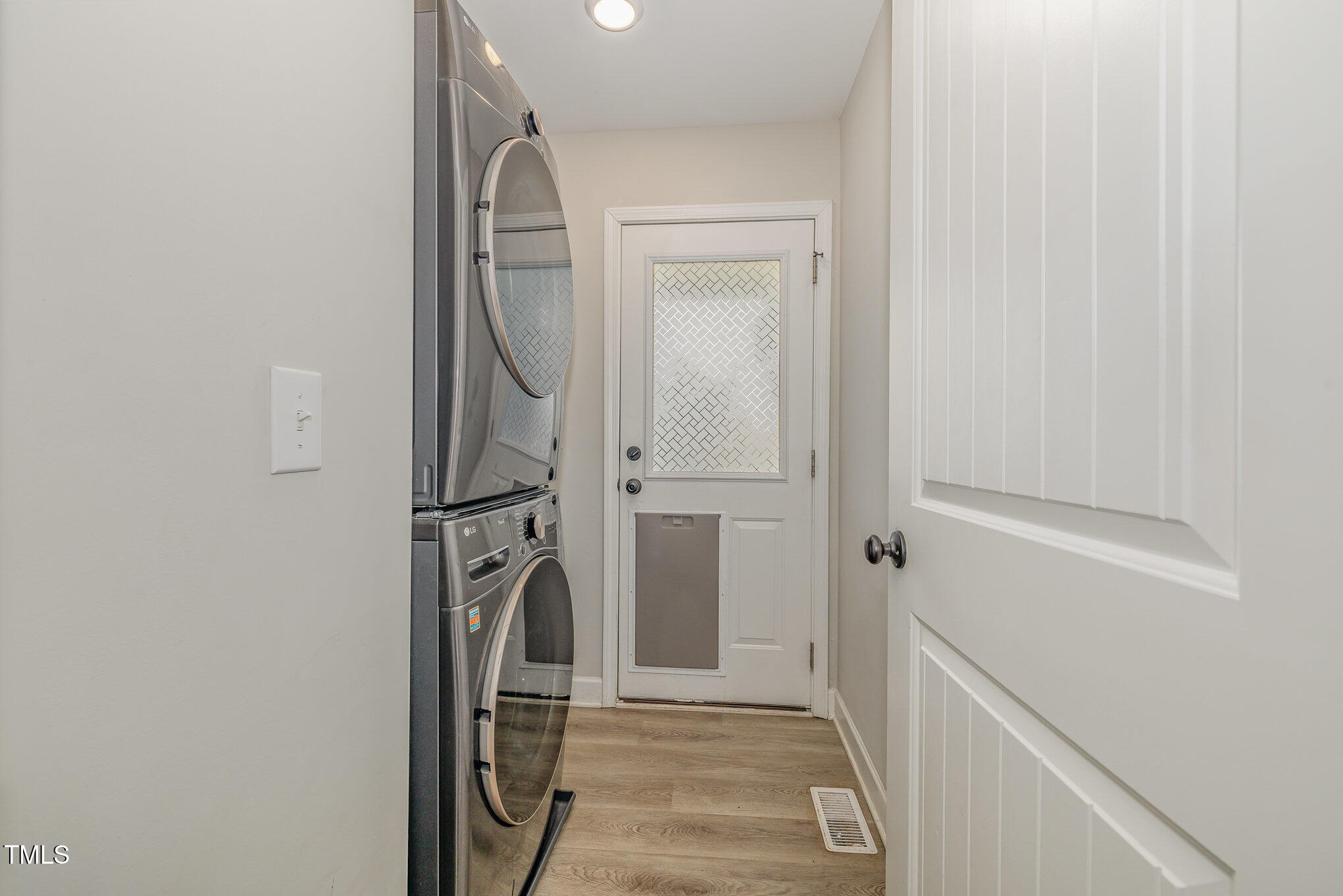 202 W Hill Street Property Photo 12