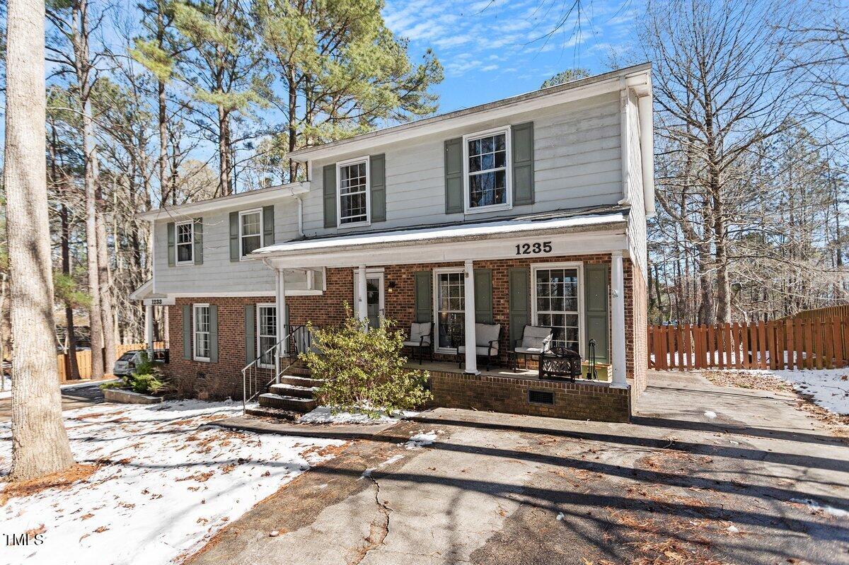 1233 Pond Street Property Photo