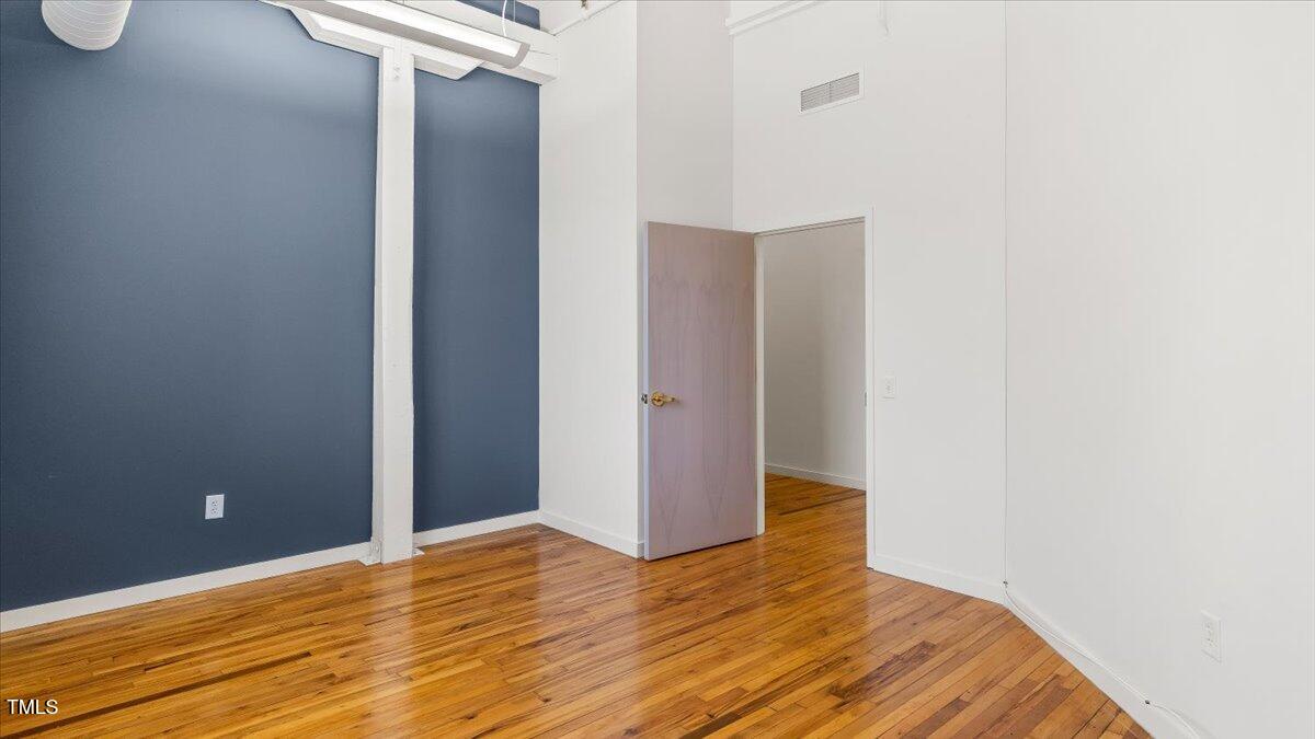 510/514 Dabney Drive Property Photo 17