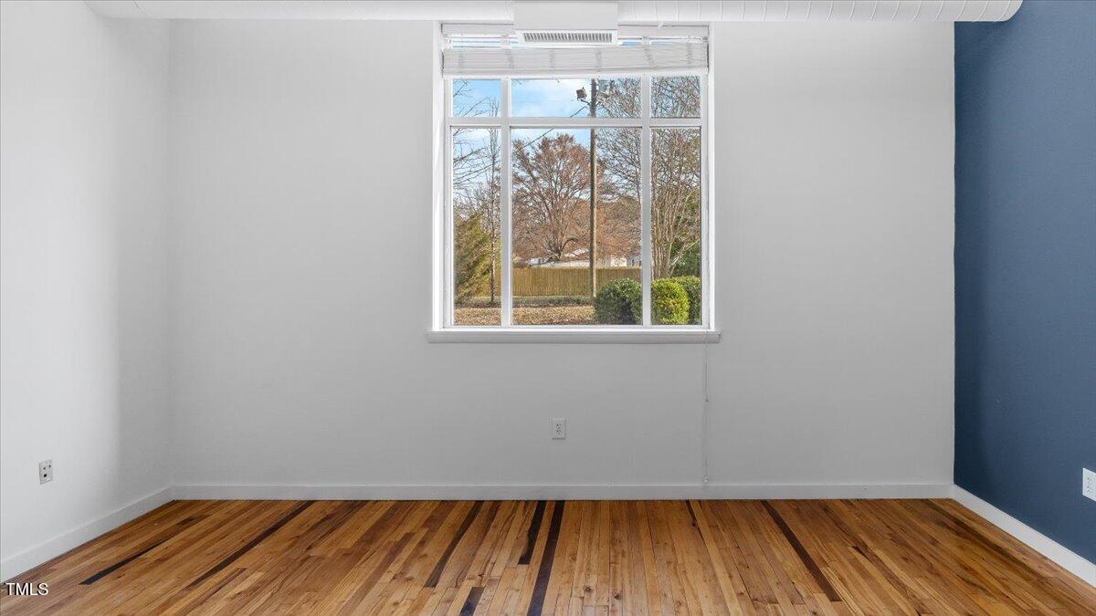 510/514 Dabney Drive Property Photo 18