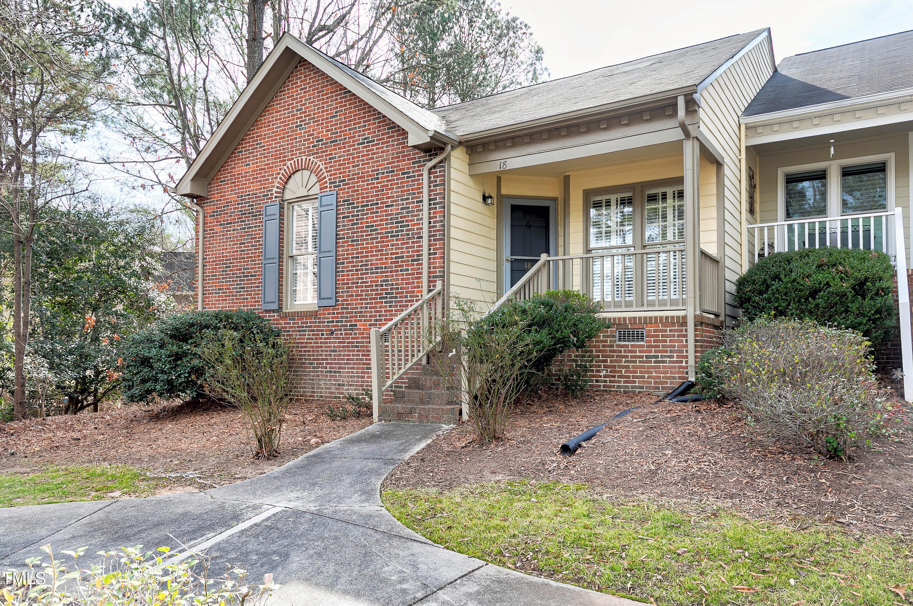 18 Kings Mount Court Property Photo