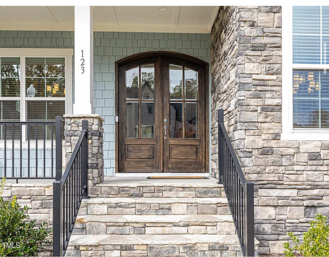 123 Stone Park Drive Property Photo 2