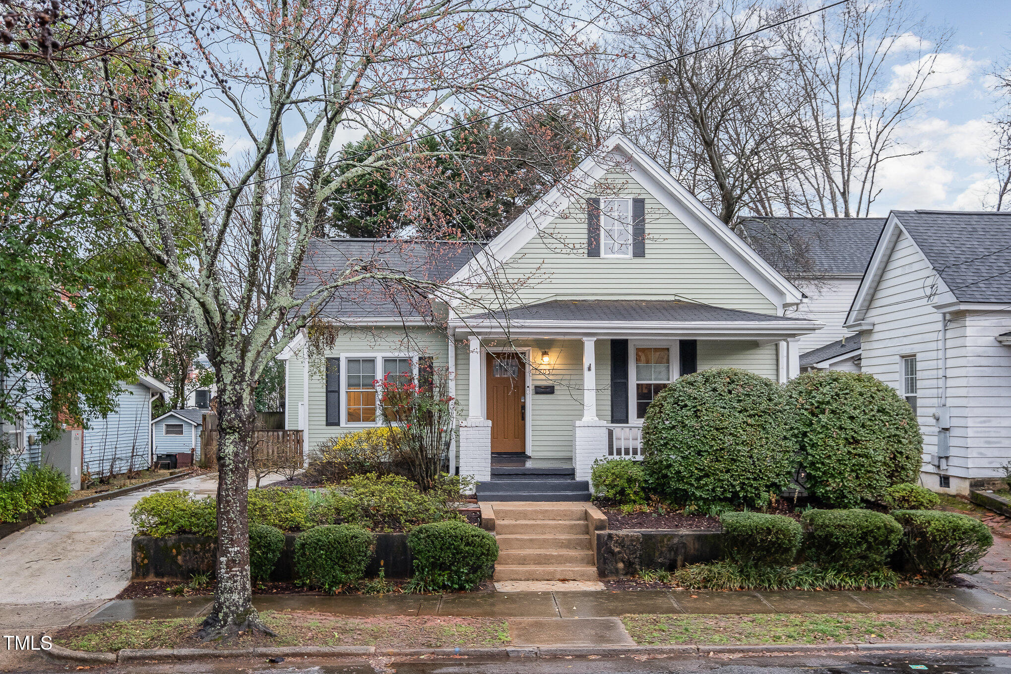705 Hinsdale Street Property Photo
