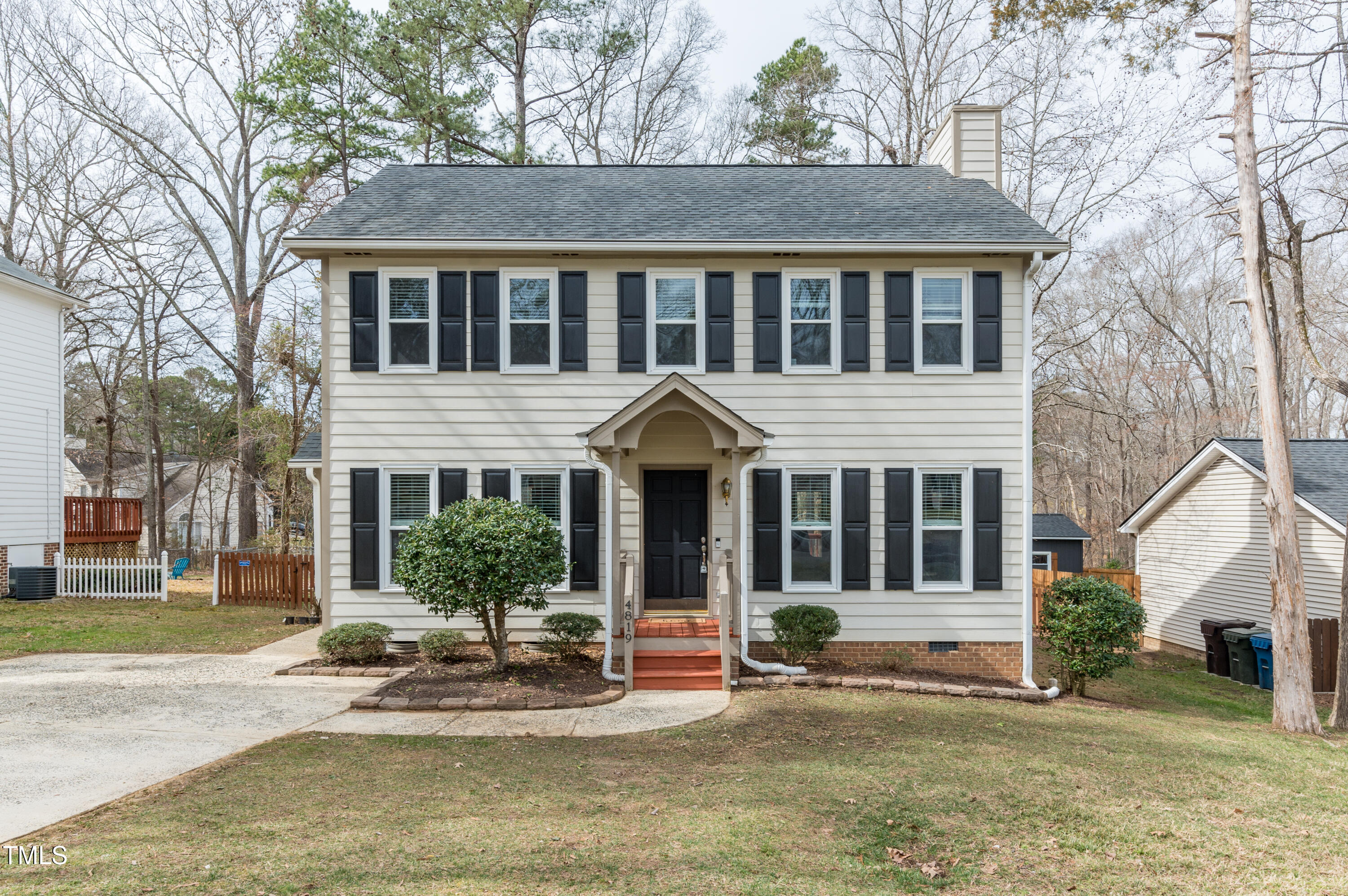 4819 Lazyriver Drive Property Photo