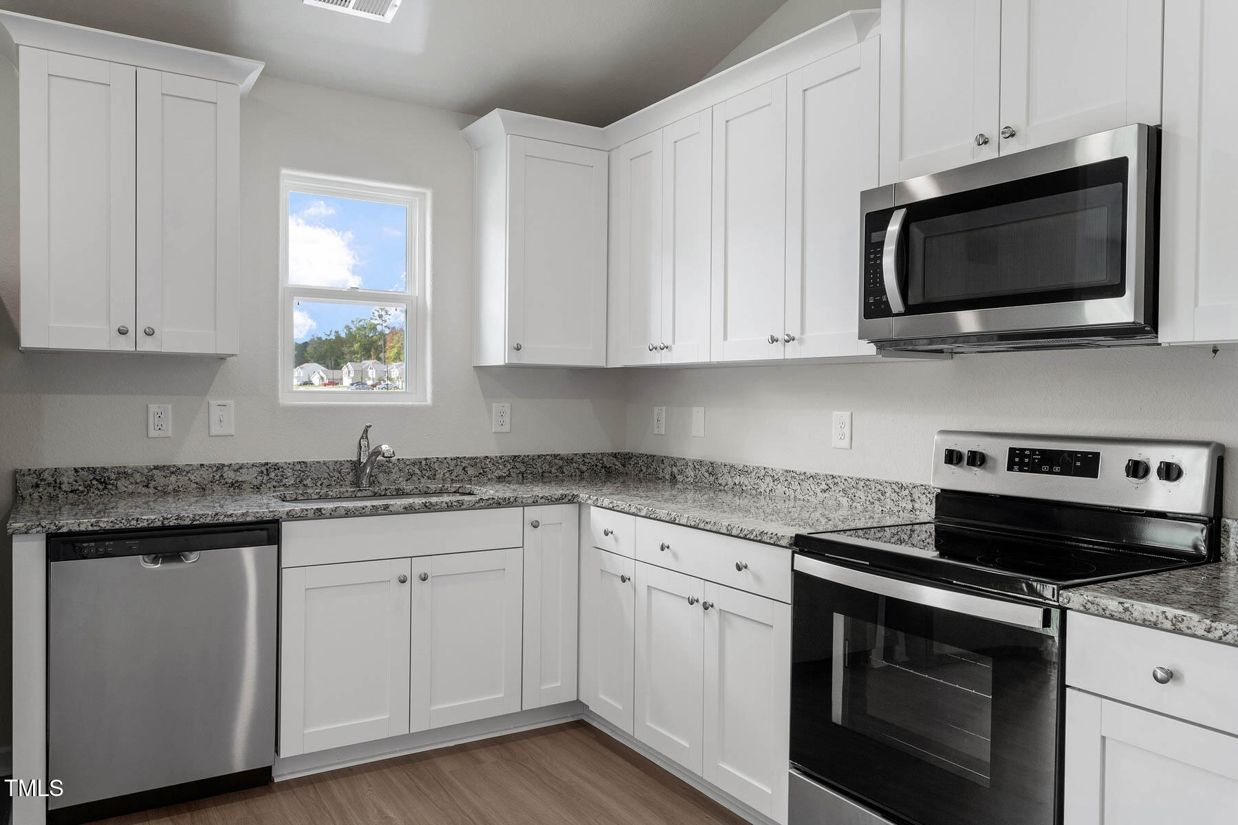 103 Flue Court Property Photo 4