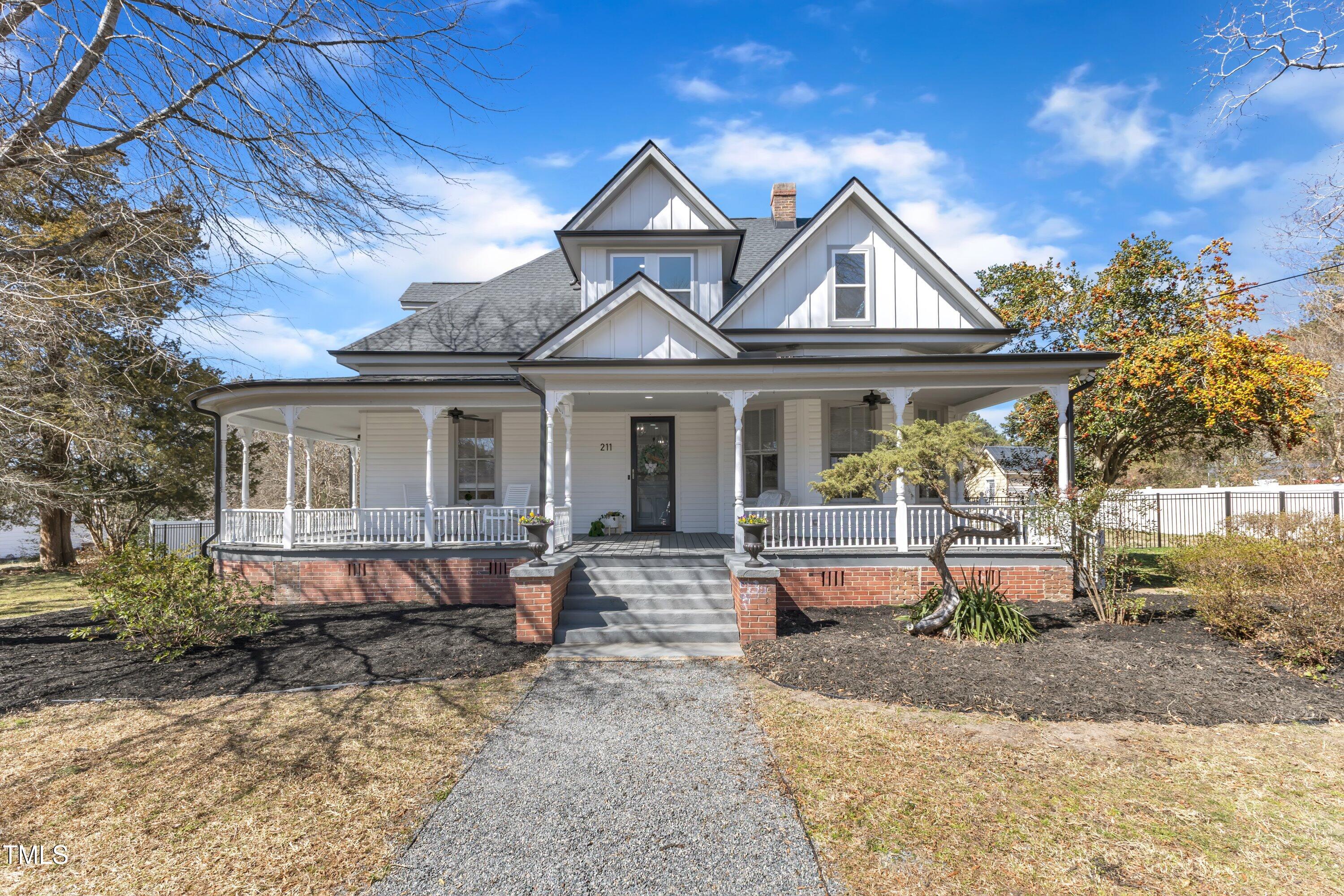 211 N Cheatham Street Property Photo