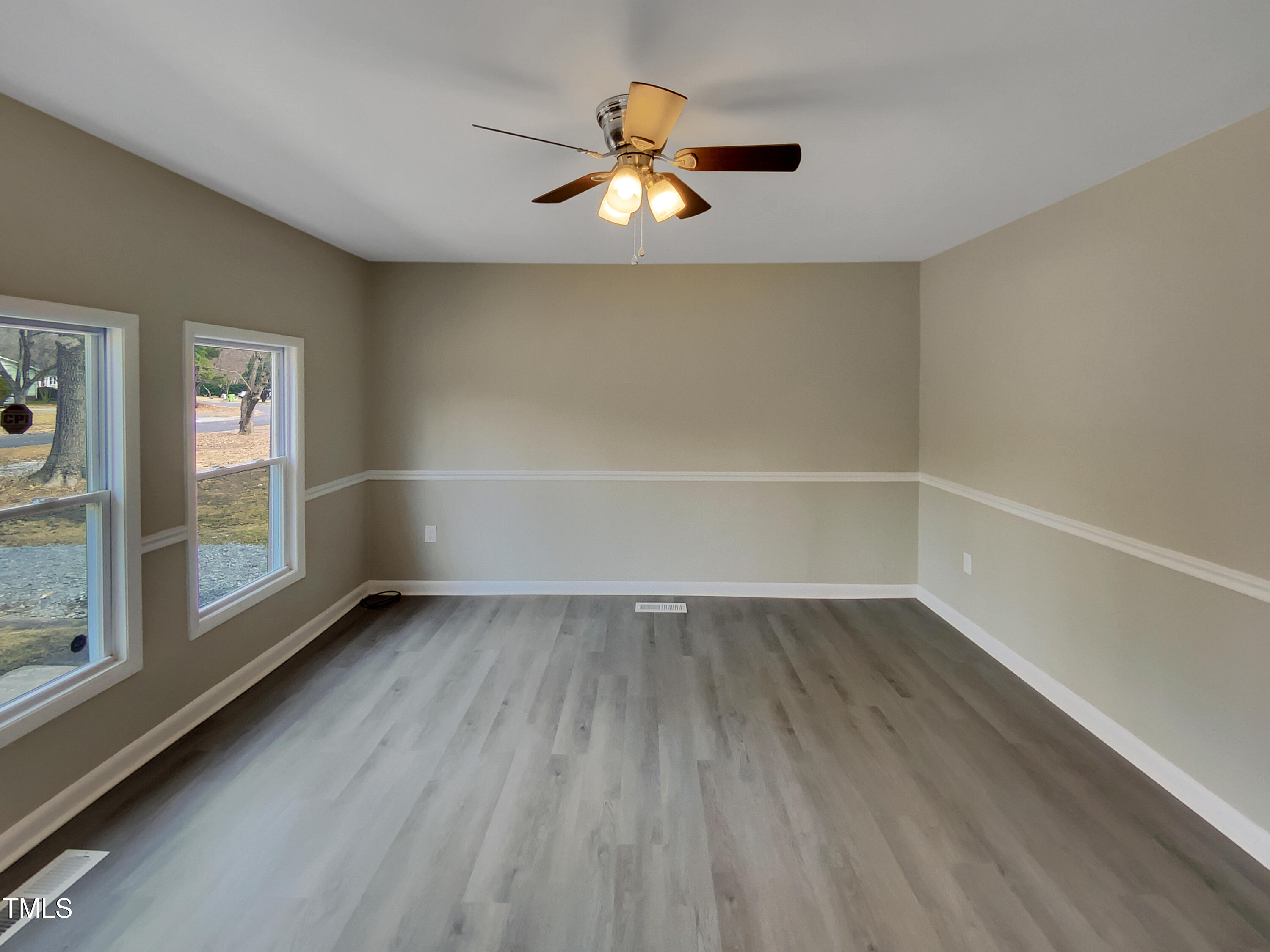 2412 Little John Road Property Photo 3