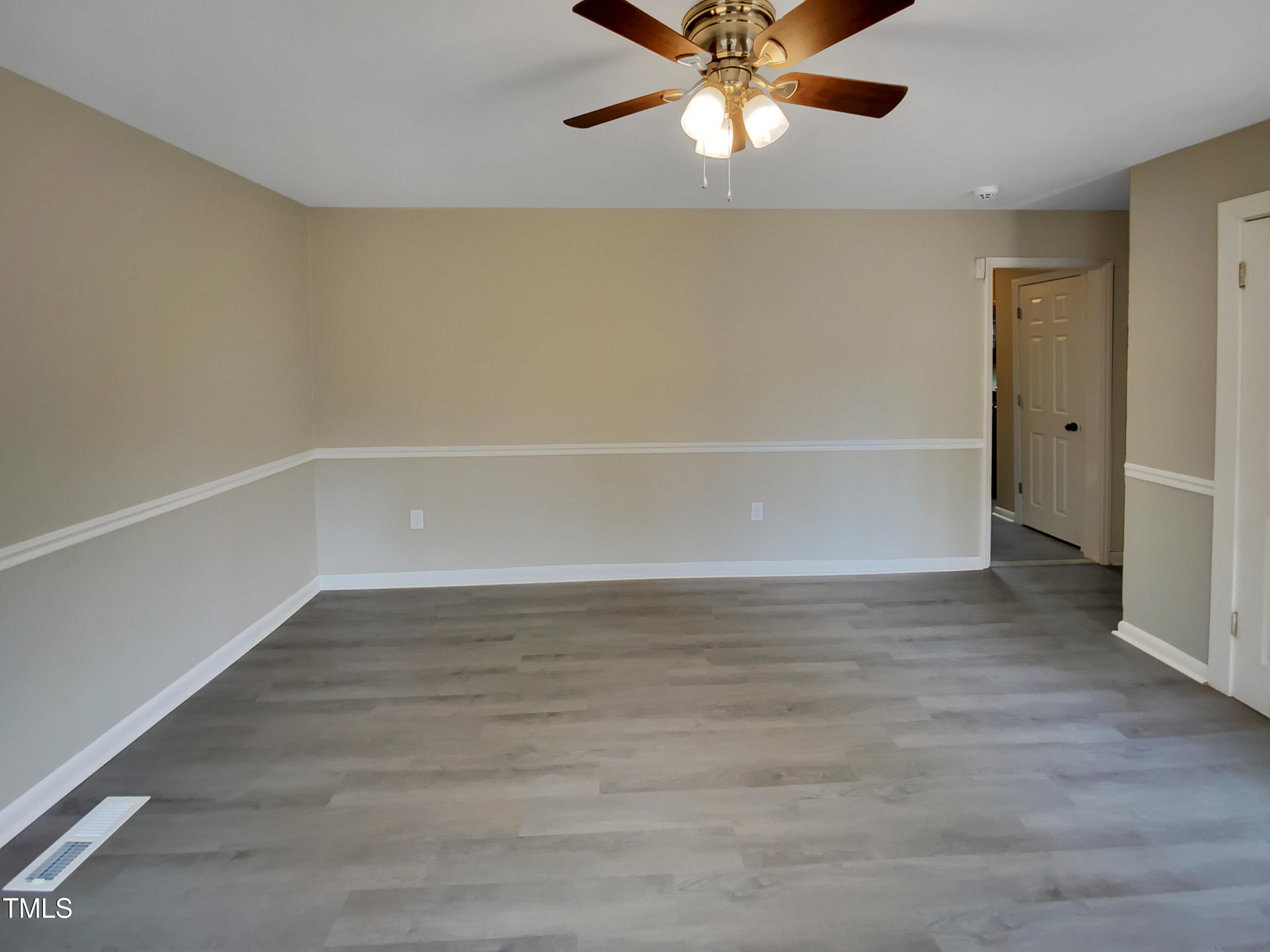 2412 Little John Road Property Photo 17