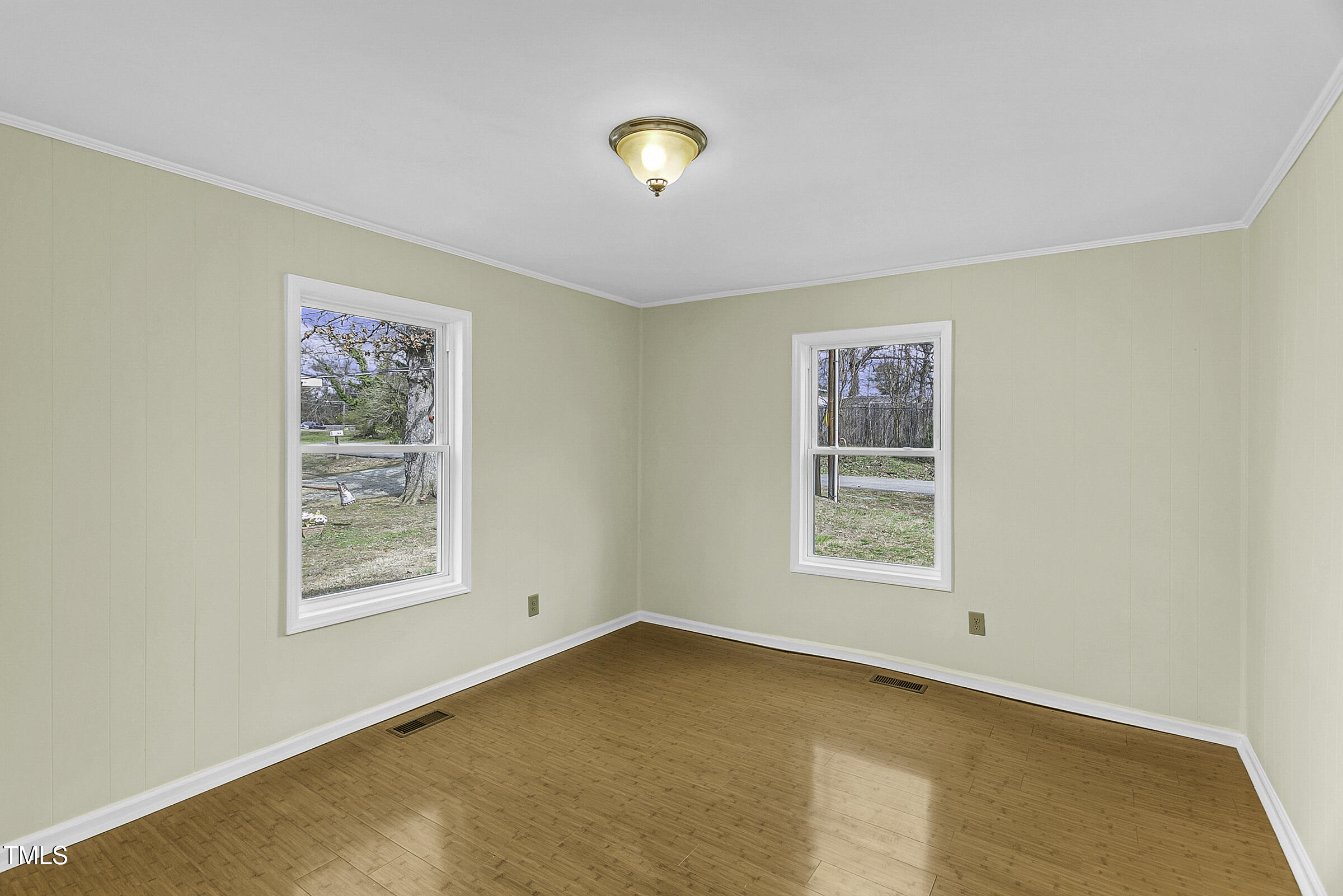 510 Short Street W Property Photo 13