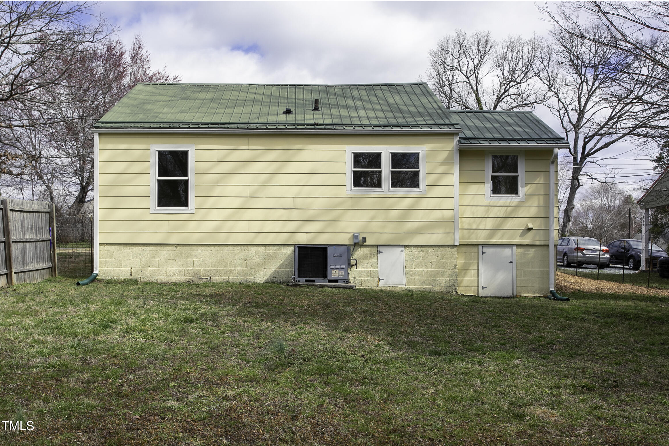 510 Short Street W Property Photo 19