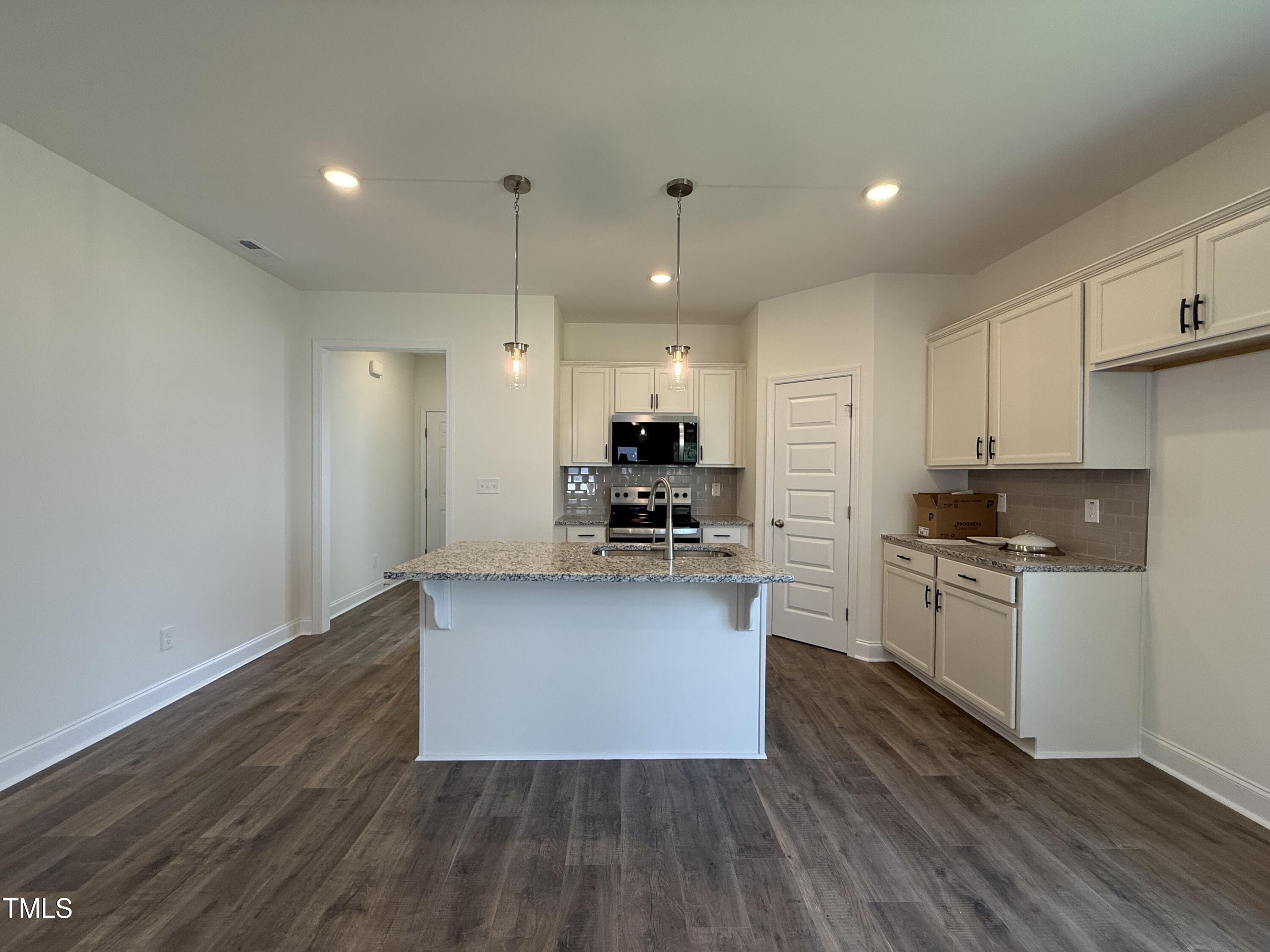 130 W Saltgrass Lane Property Photo 2