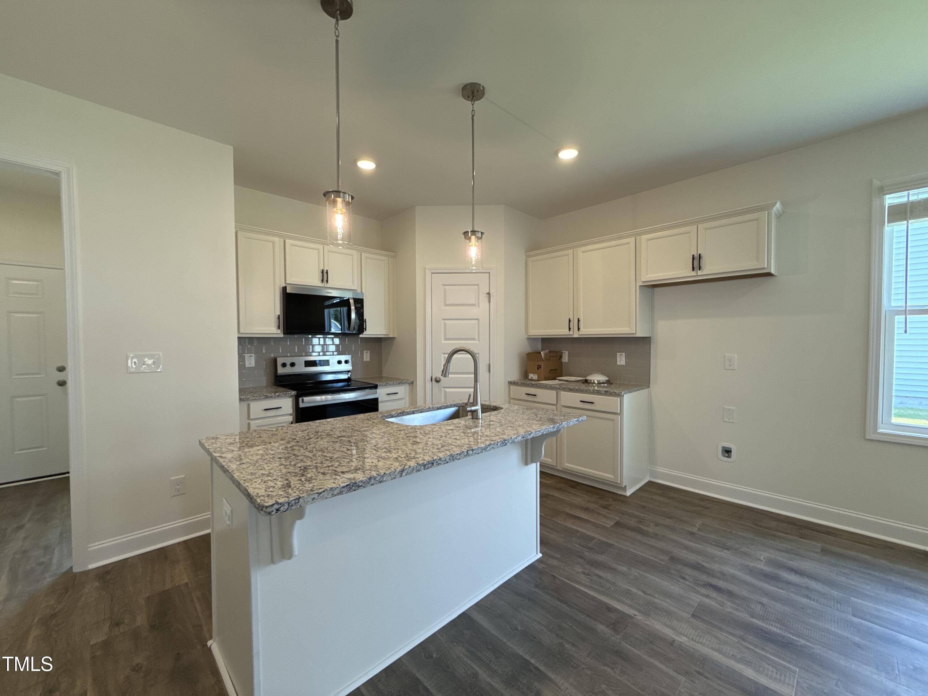 130 W Saltgrass Lane Property Photo 3