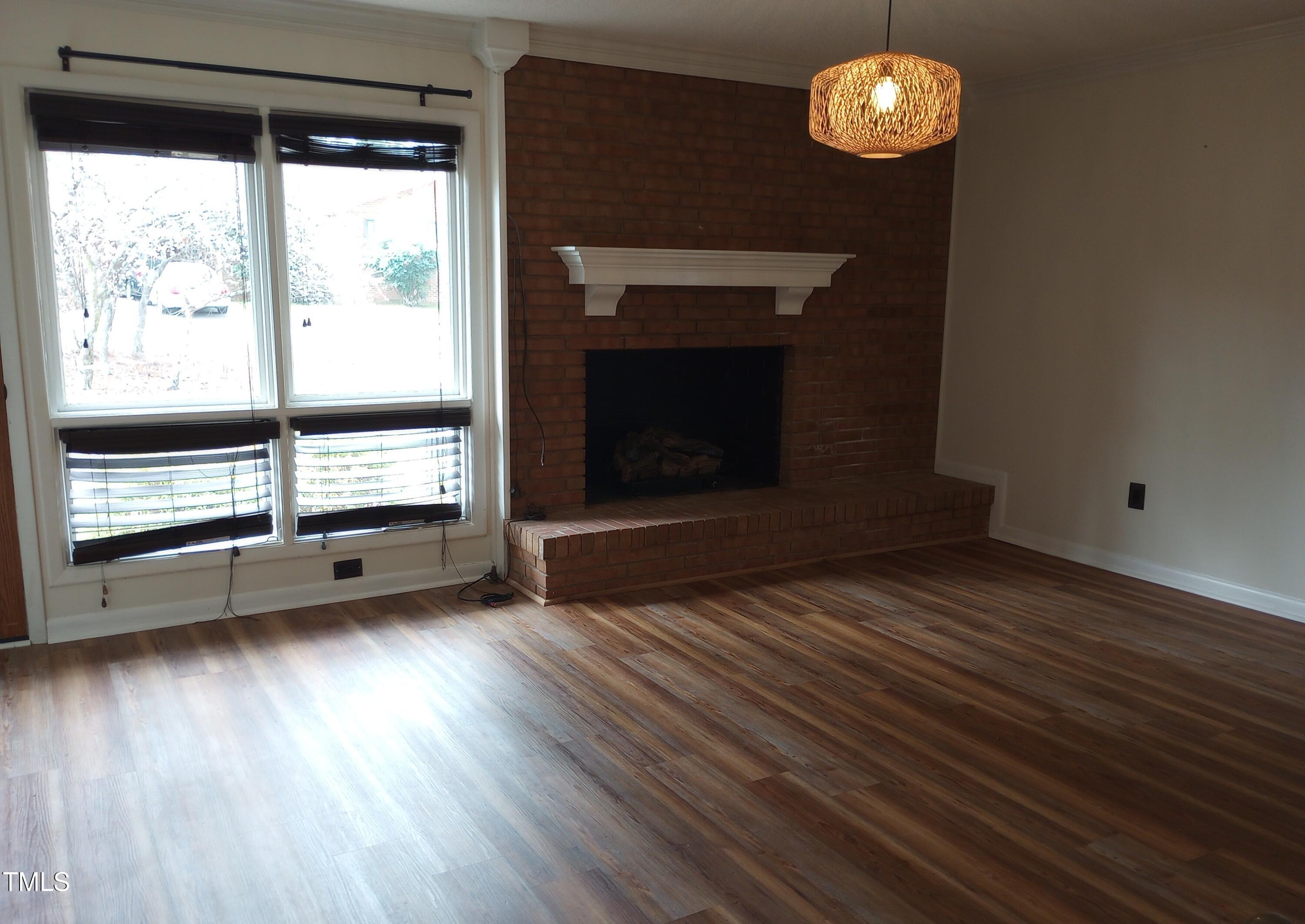410 W Barrington Street Property Photo 13