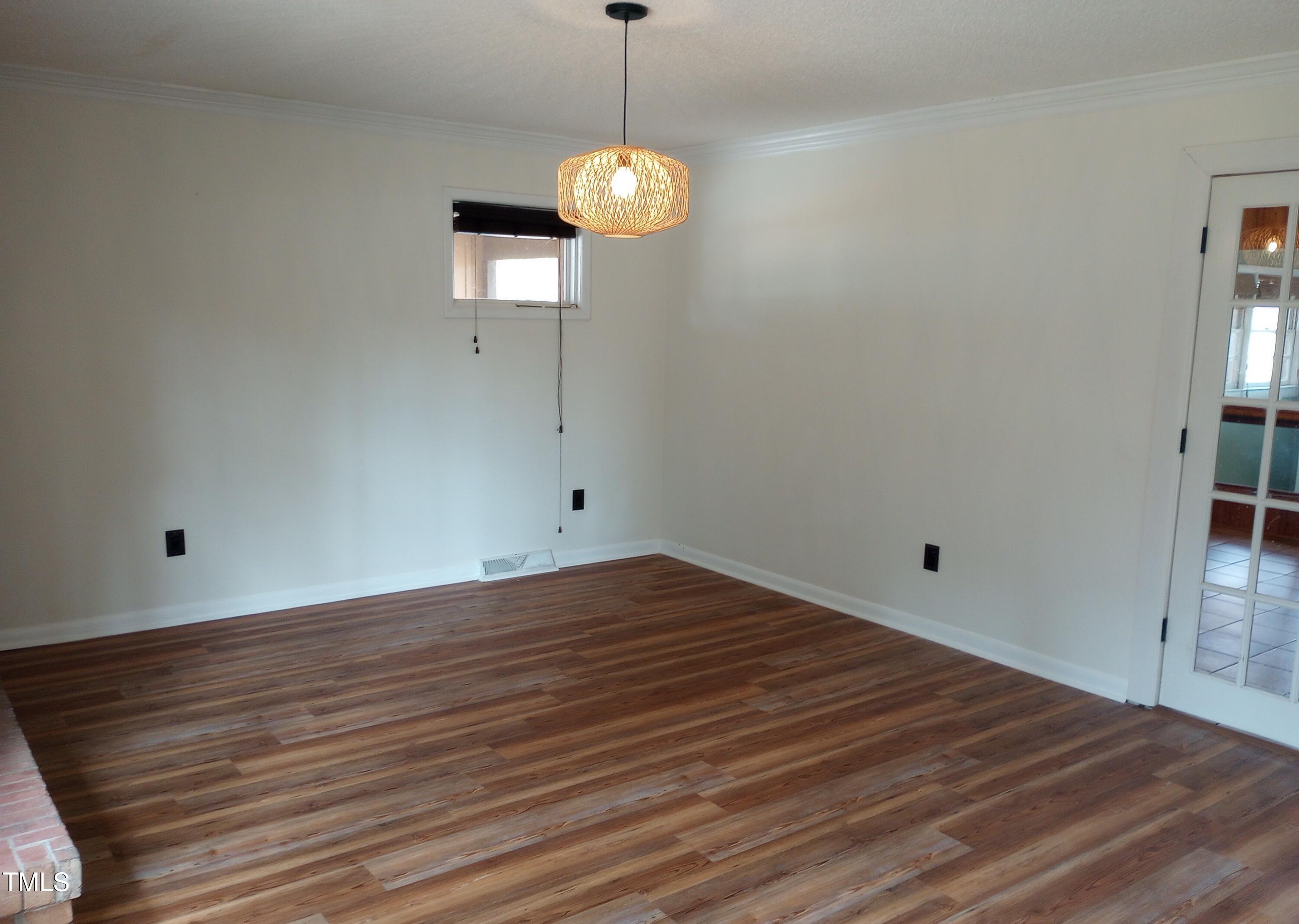 410 W Barrington Street Property Photo 14