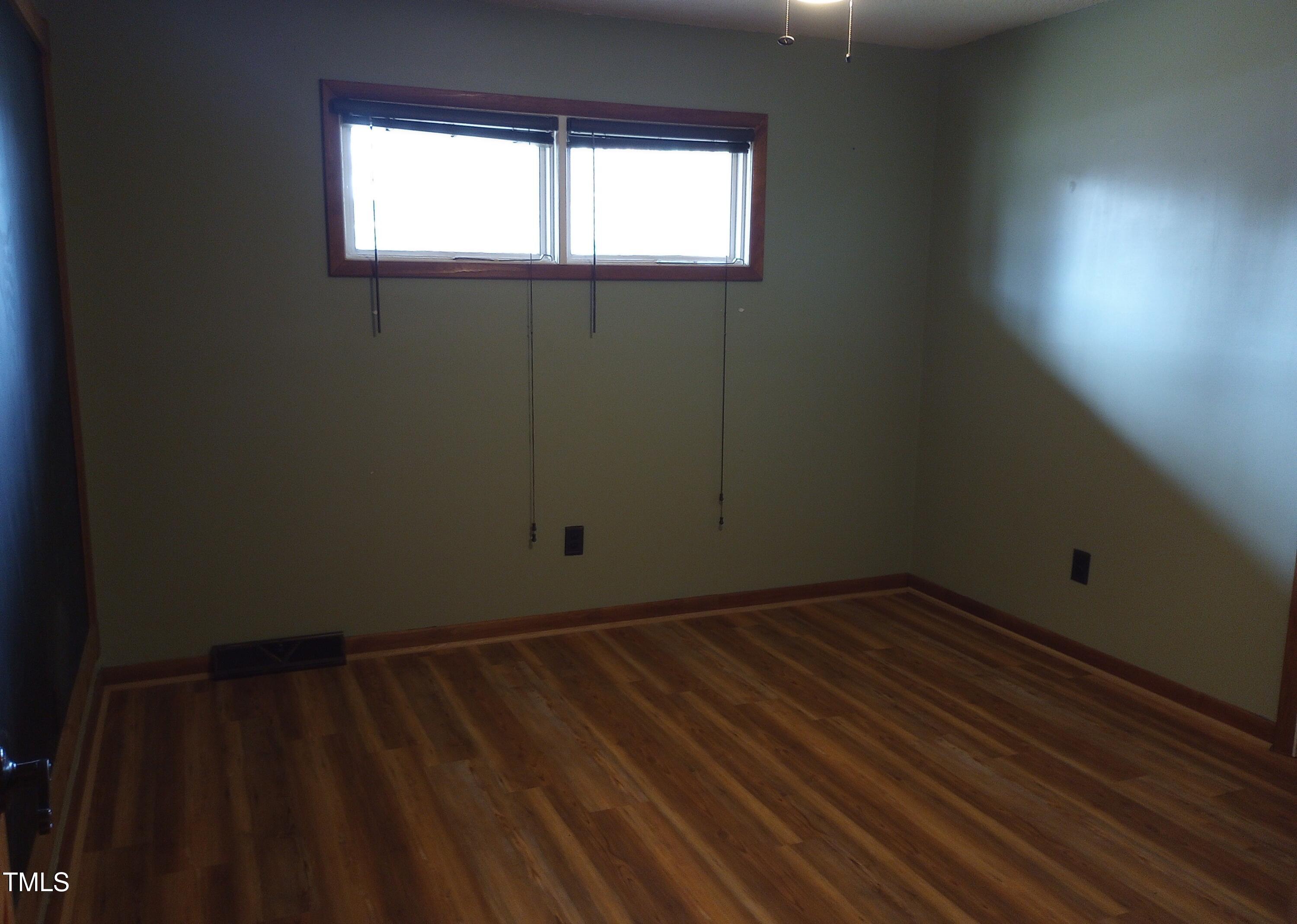 410 W Barrington Street Property Photo 16