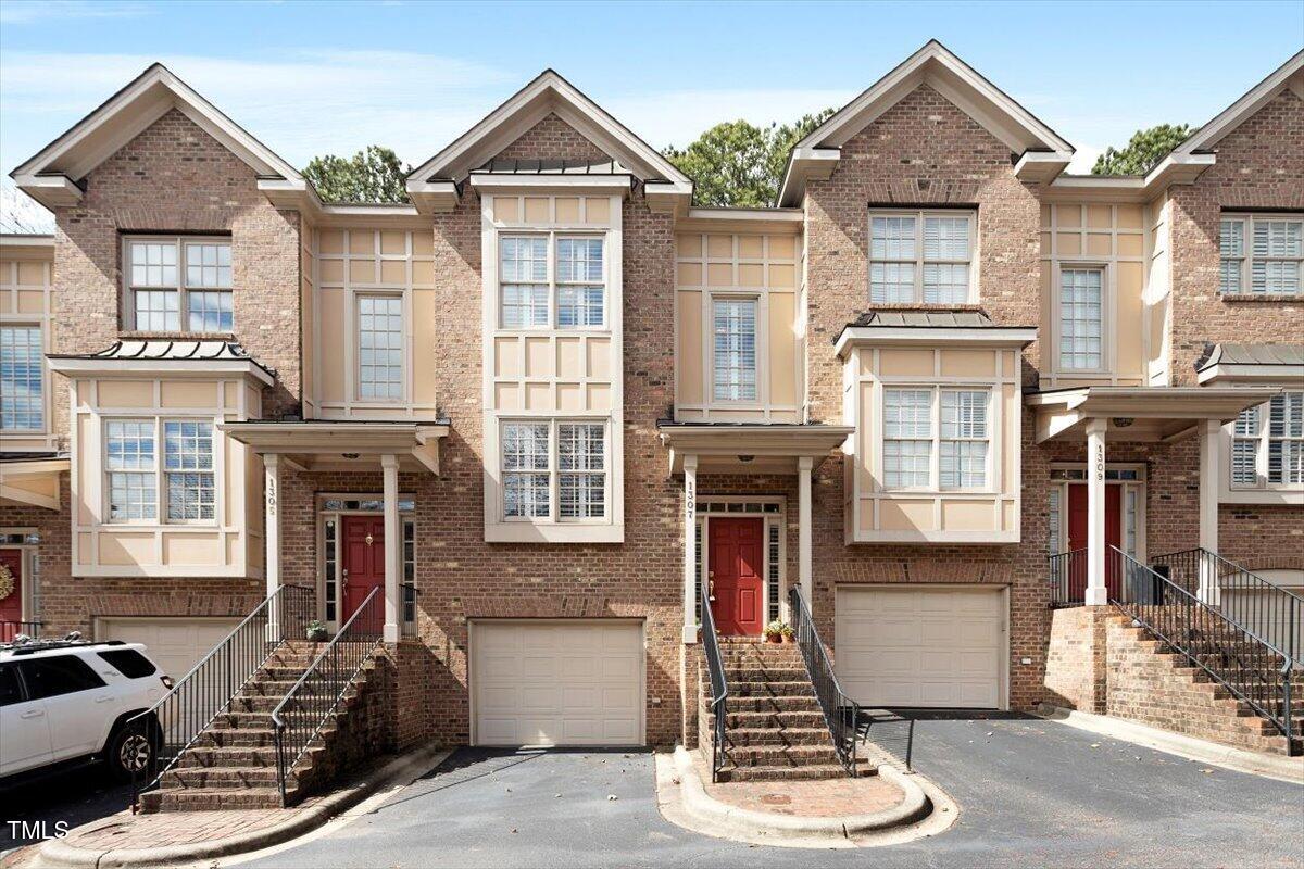 1307 Cameron View Court Property Photo