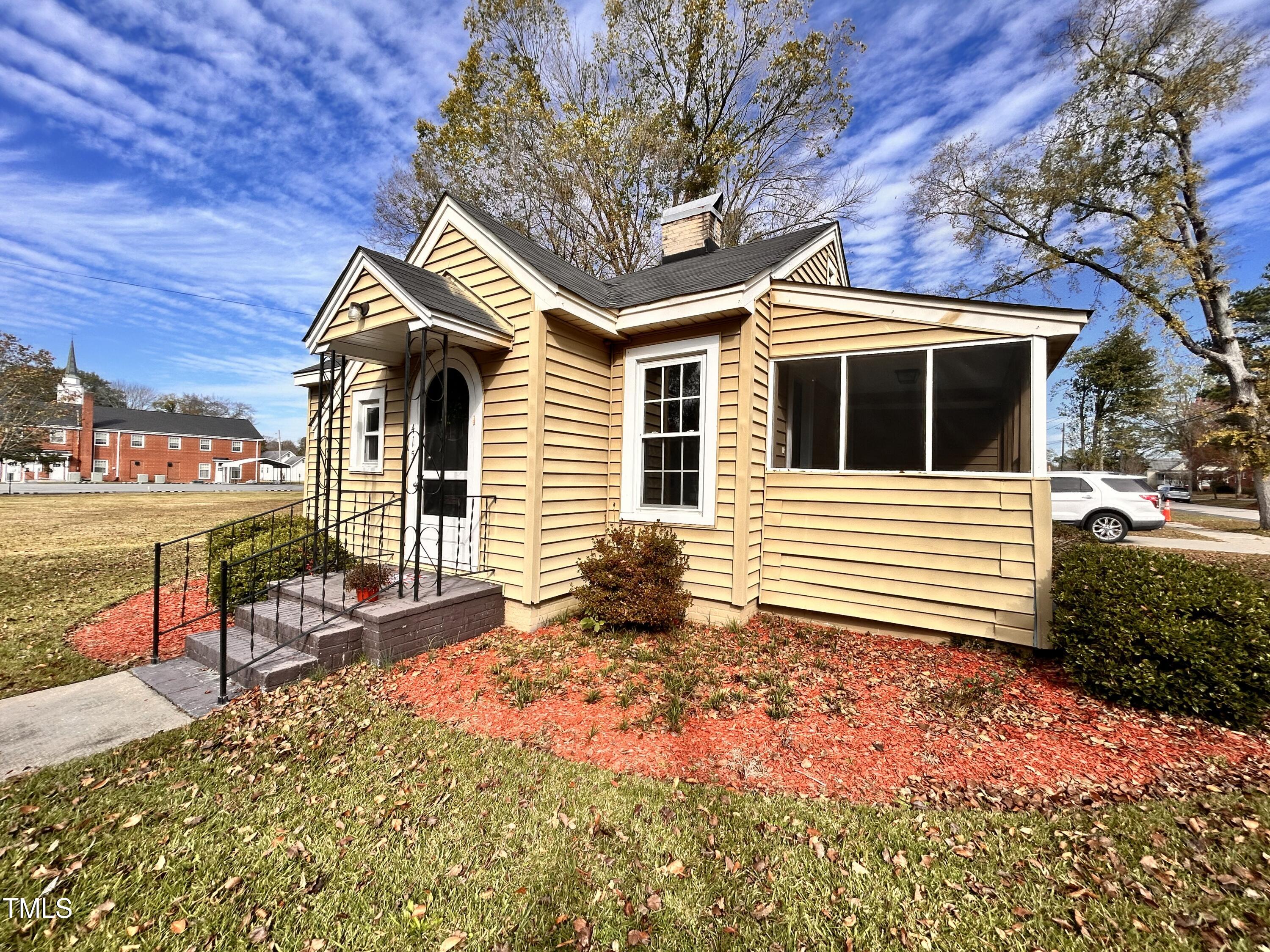 415 Caswell Street Property Photo
