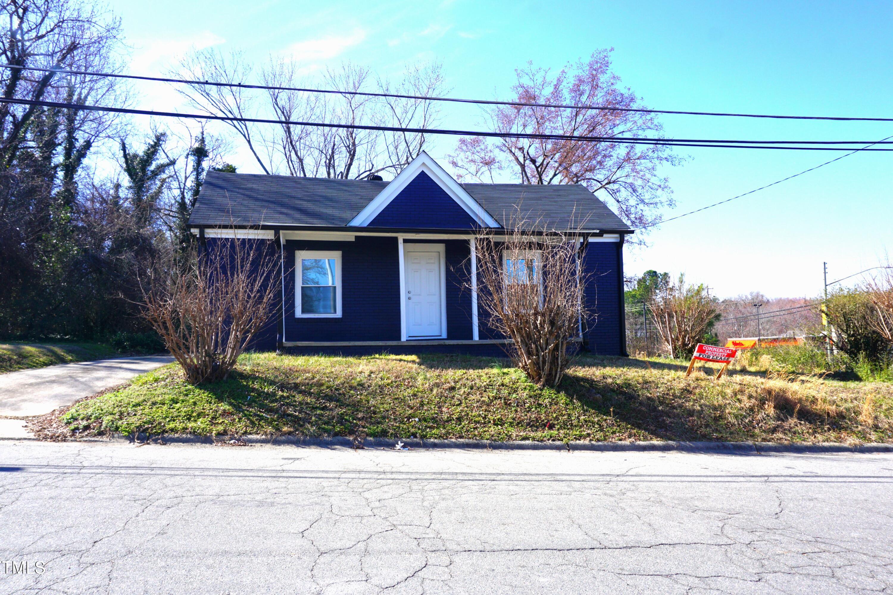 109 Walker St Street Property Photo