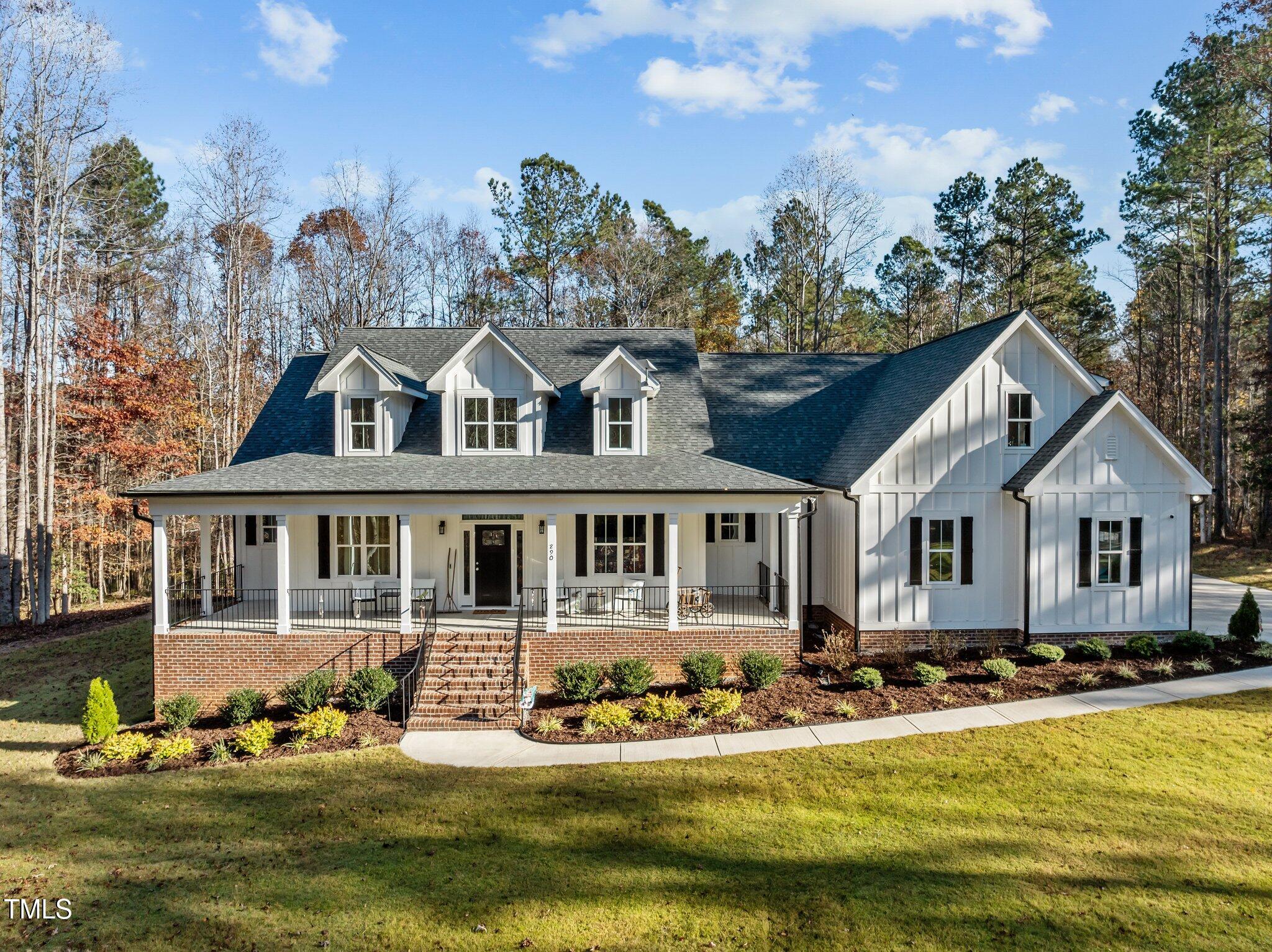 290 Whistlers Cove Property Photo